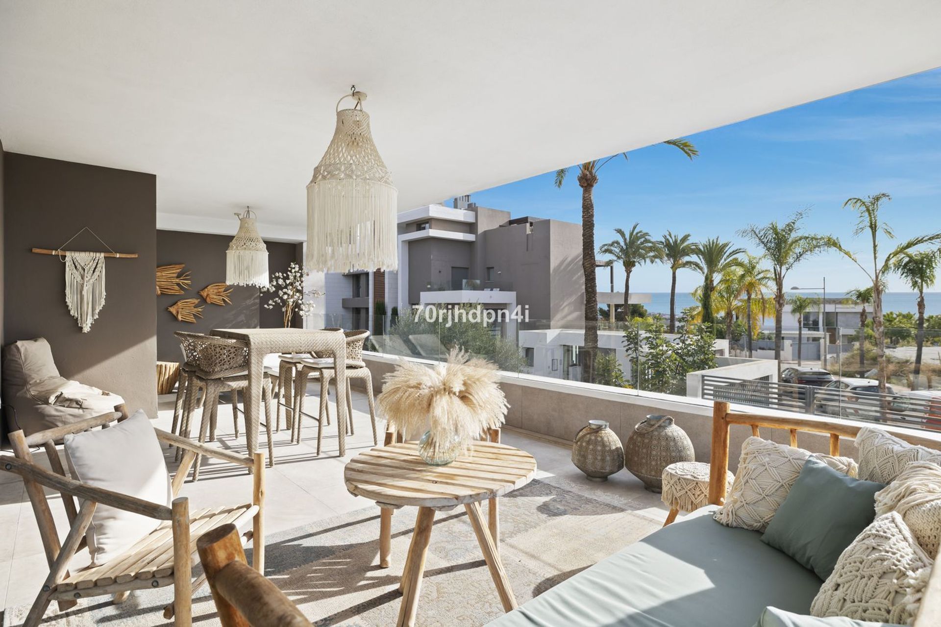 Condominium in Estepona, Andalucía 12414251