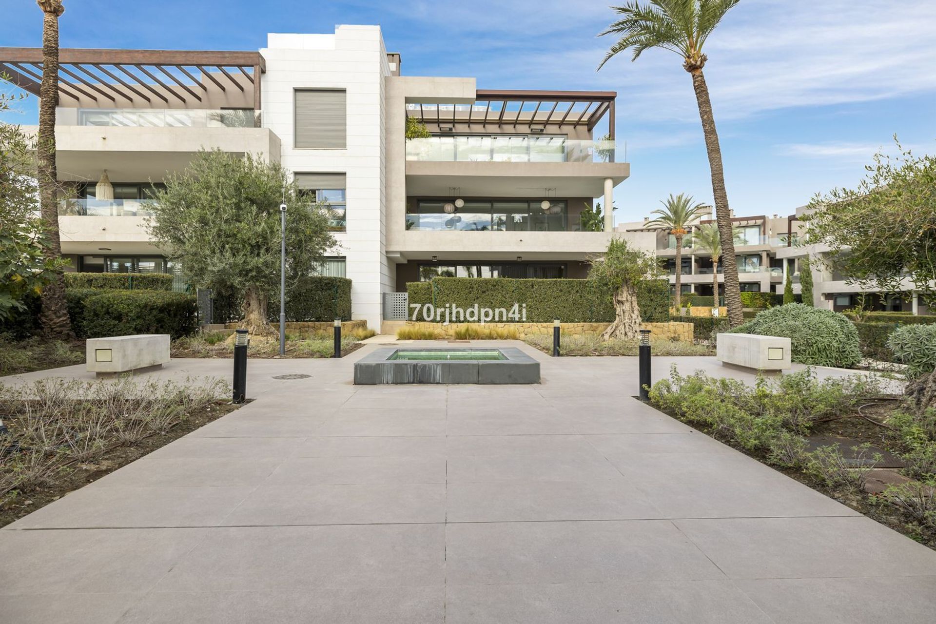 Condominium in Estepona, Andalucía 12414251