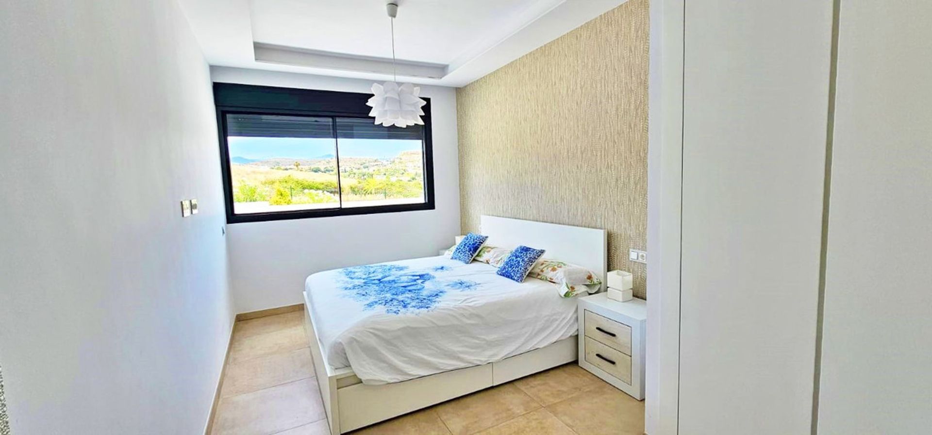 Condominium in Estepona, Andalusia 12414612