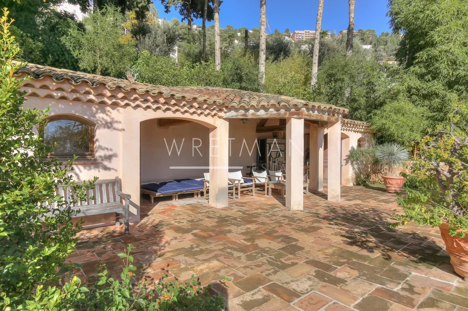 House in Roquebrune, Provence-Alpes-Cote d'Azur 12415060