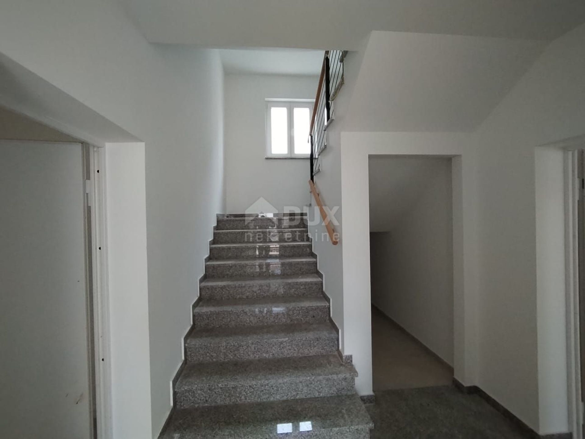 Condominio en Medulin, Istria County 12415373