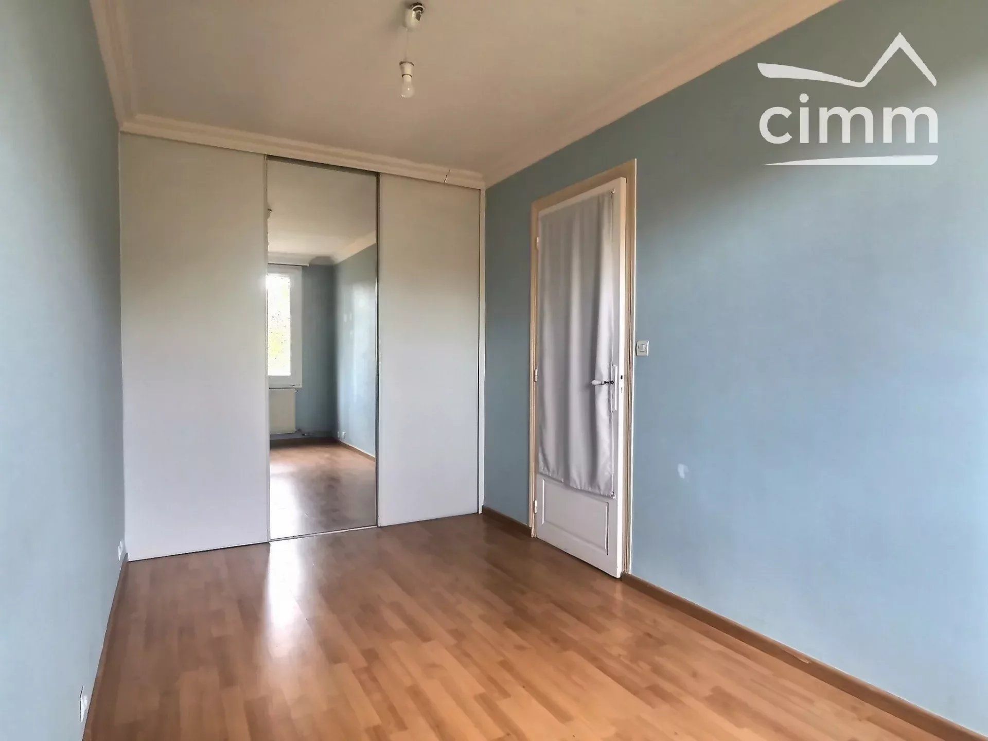 Condominium in Fontaine, Auvergne-Rhône-Alpes 12417284