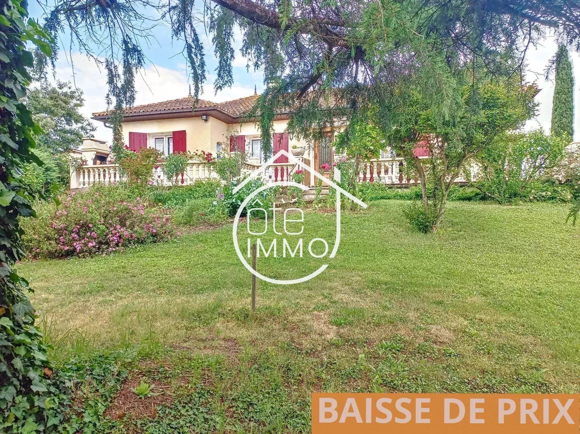 Residential in Saint-Avit-Saint-Nazaire, Gironde 12417383