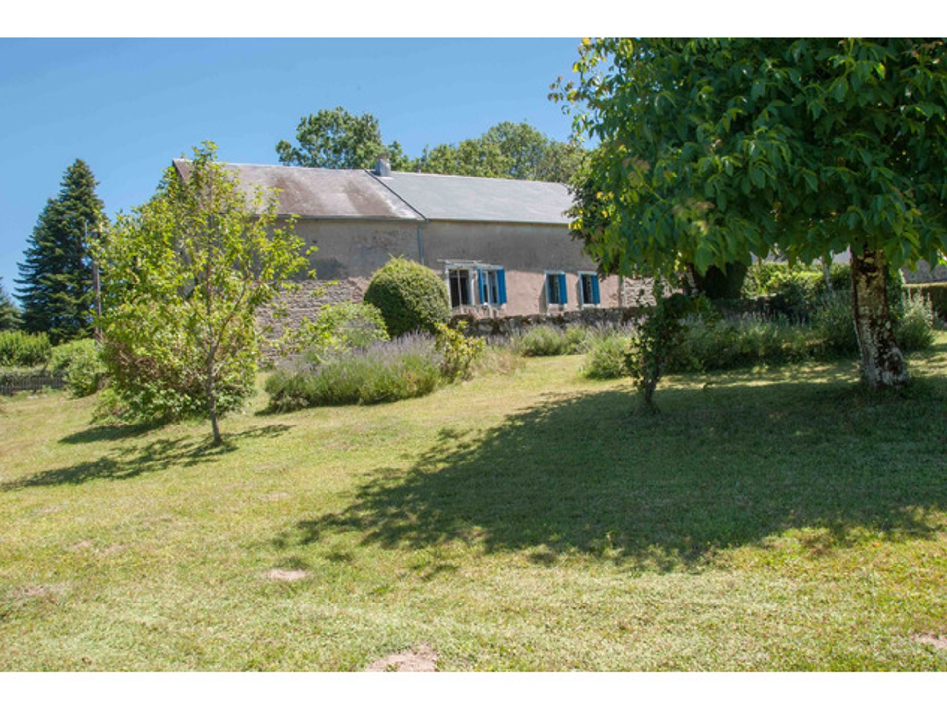 House in Lavault-de-Fretoy, Bourgogne-Franche-Comte 12418722