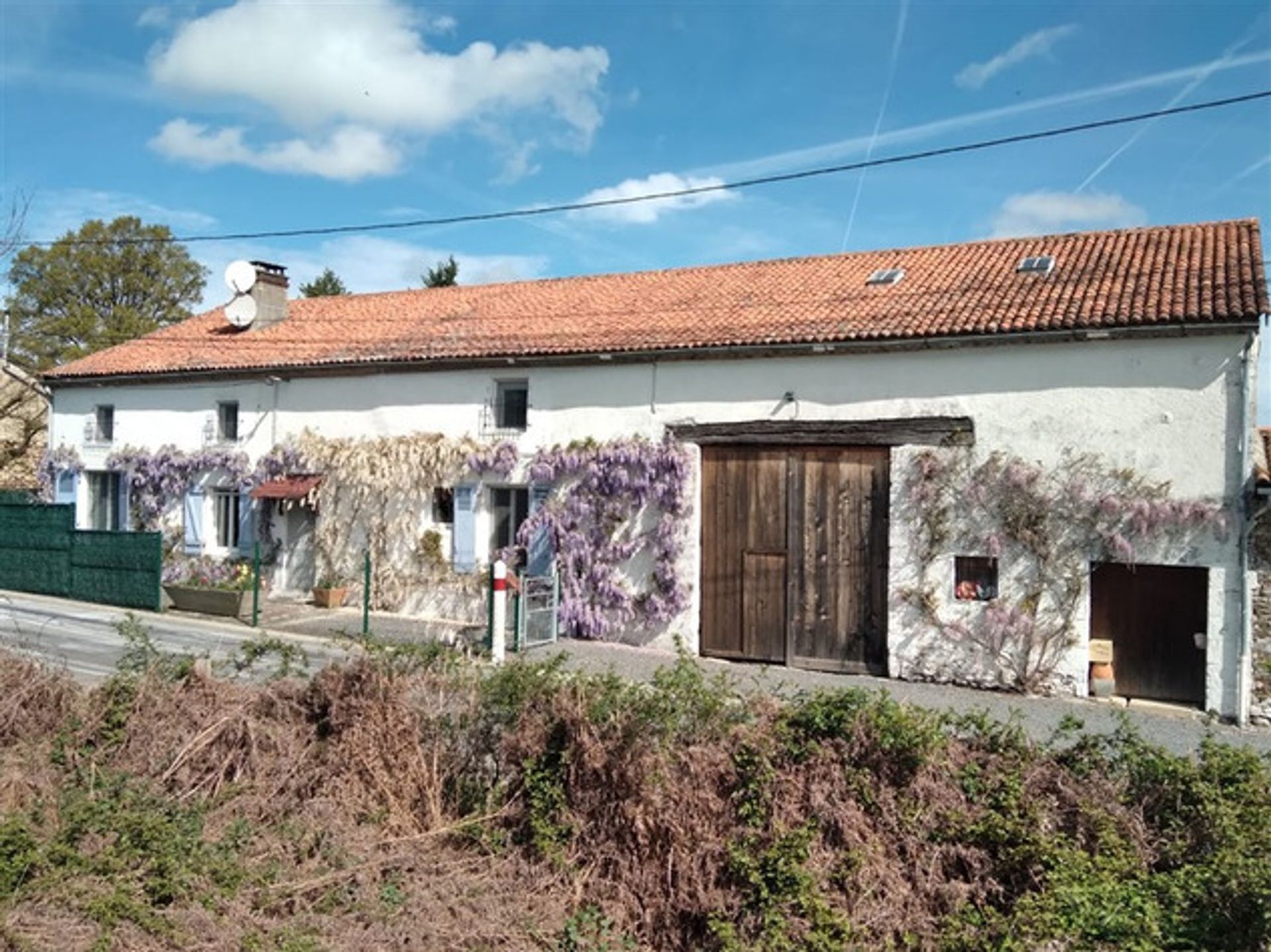 Condominium in Bussiere-Poitevine, Nouvelle-Aquitaine 12418724