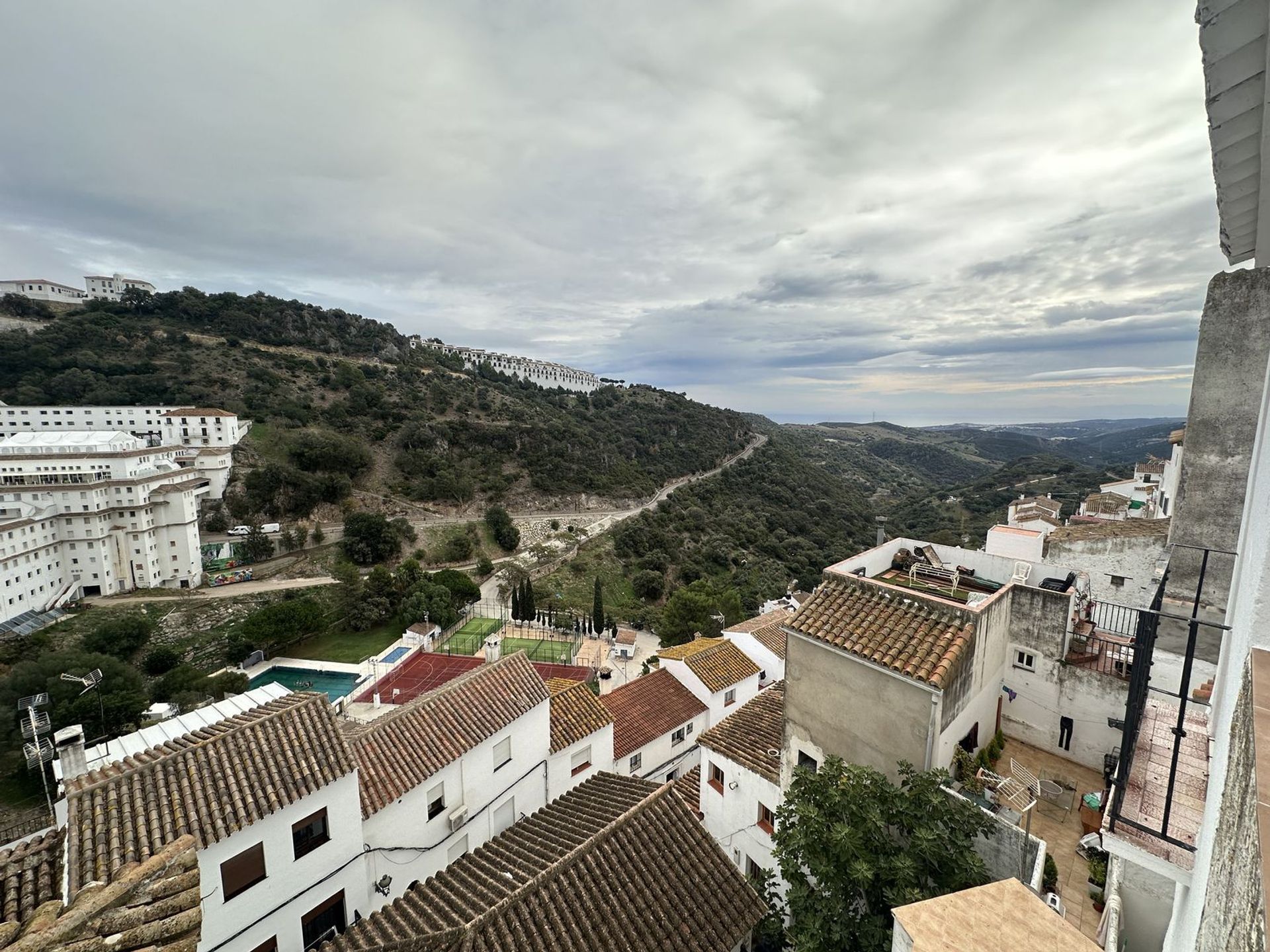 房子 在 Casares, Andalucía 12419123