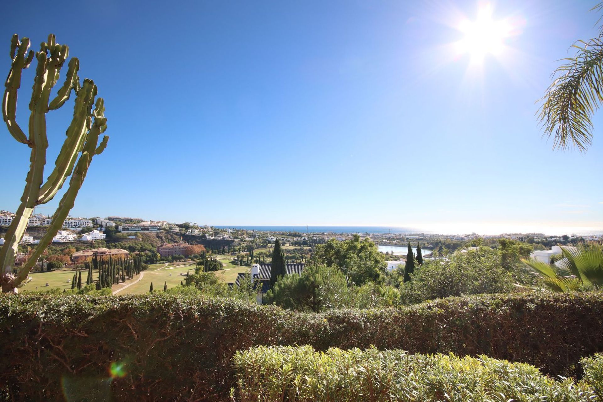 Condominium in Benahavis, Andalusia 12419138