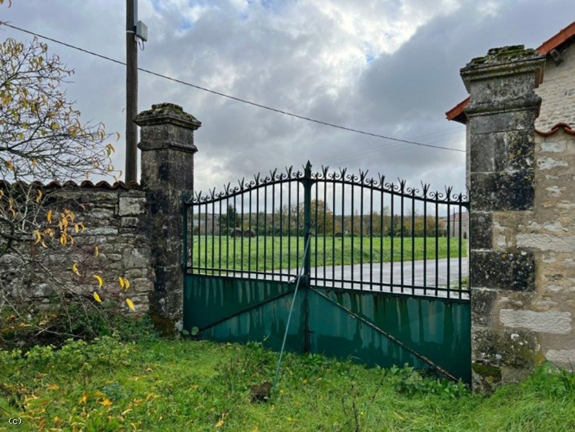 Huis in Villefagnan, Nouvelle-Aquitaine 12419227