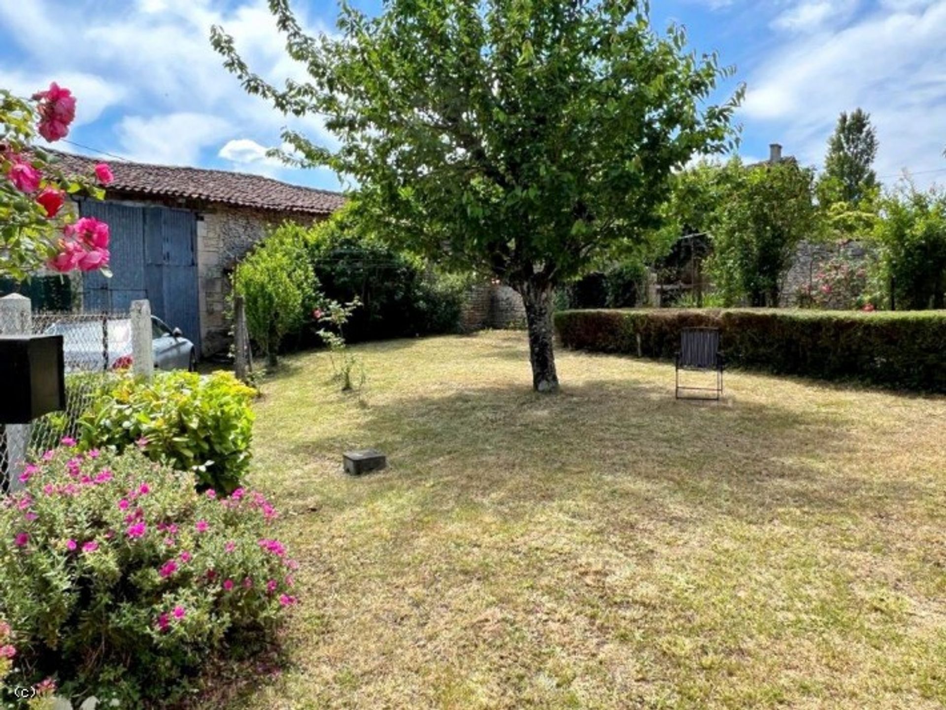 Casa nel Ruffec, Nouvelle-Aquitaine 12419228