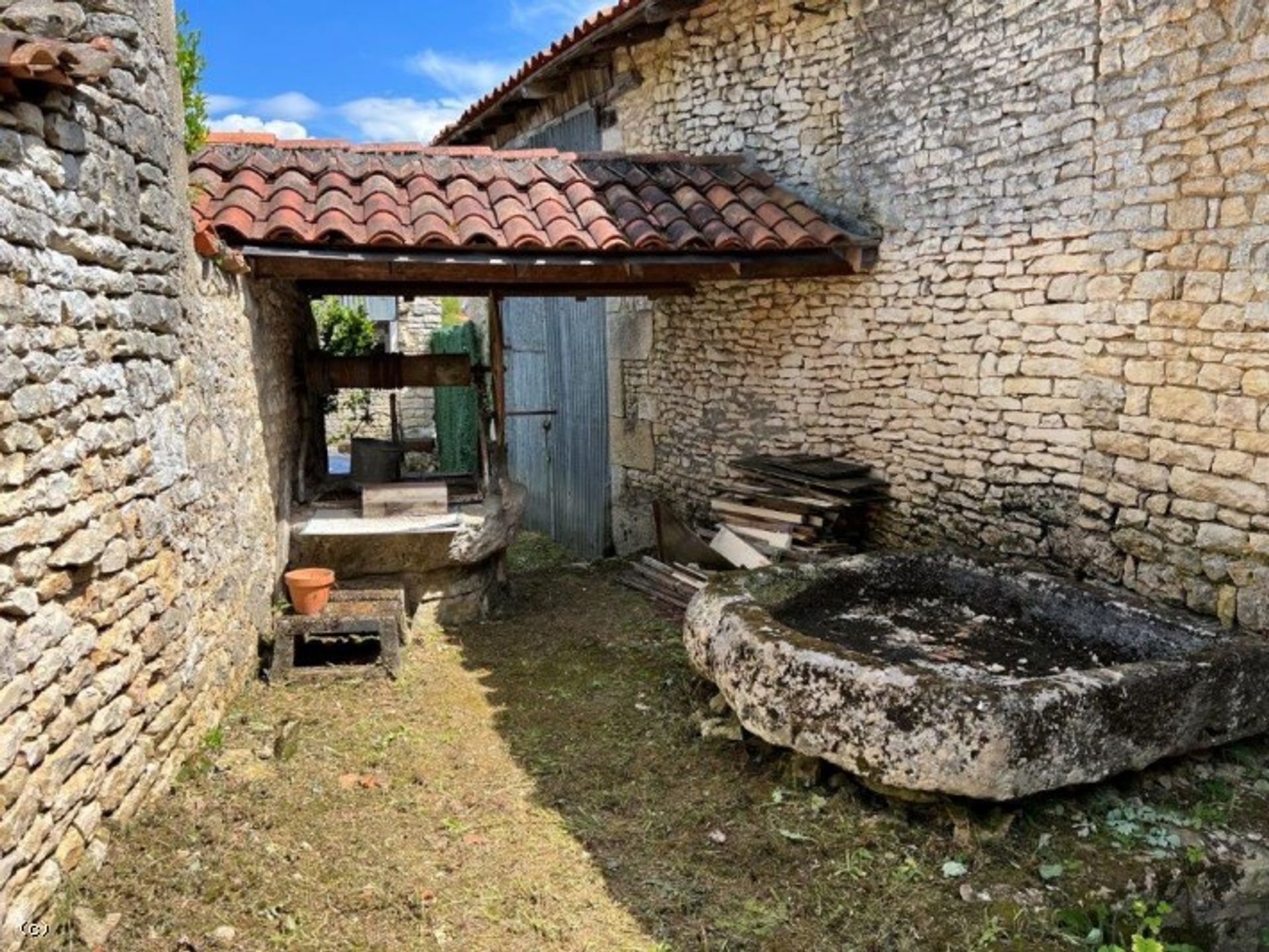 Casa nel Ruffec, Nouvelle-Aquitaine 12419228