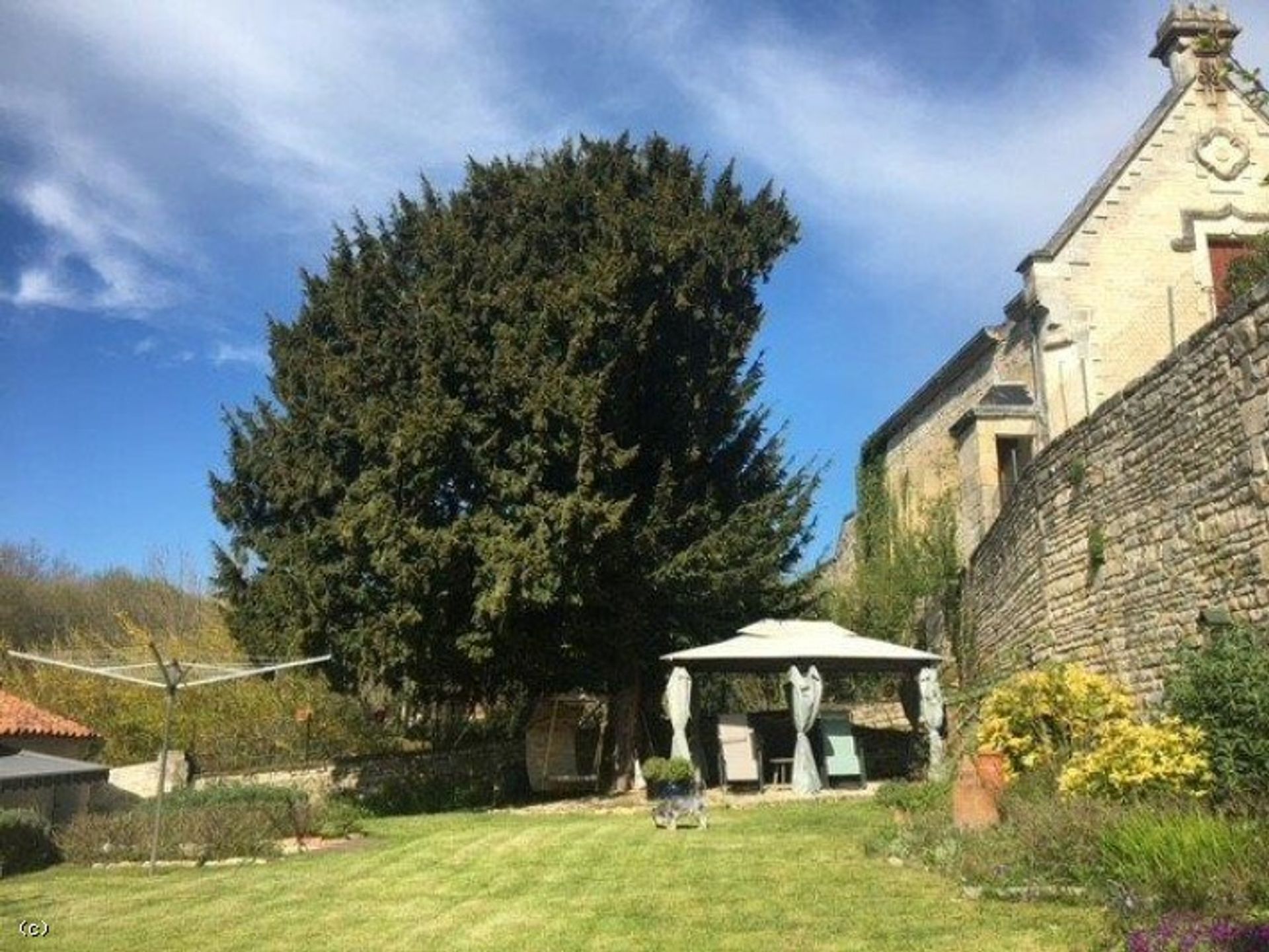 Huis in Verteuil-sur-Charente, Nouvelle-Aquitaine 12419229