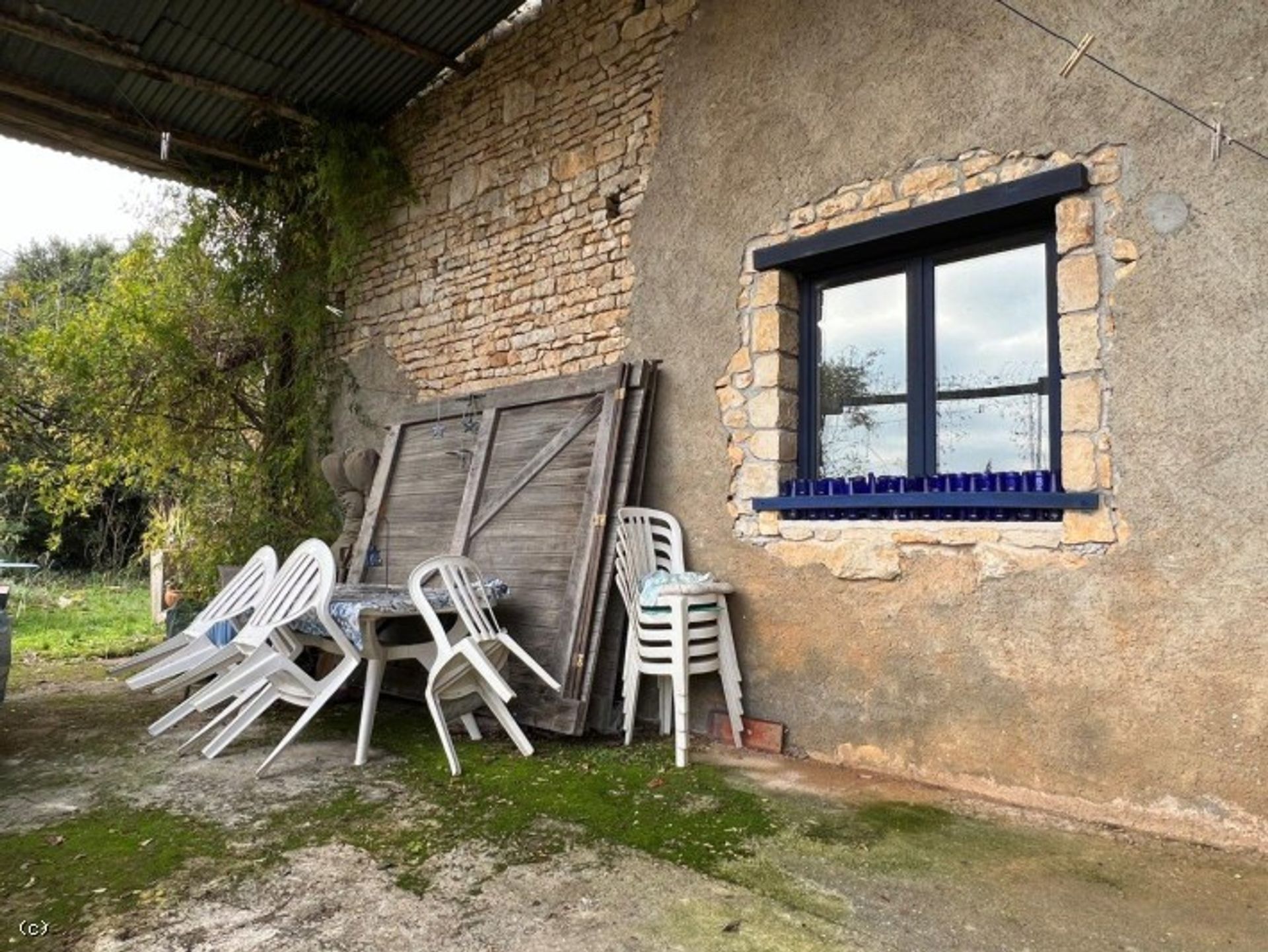 집 에 Aunac-sur-Charente, Nouvelle-Aquitaine 12419230