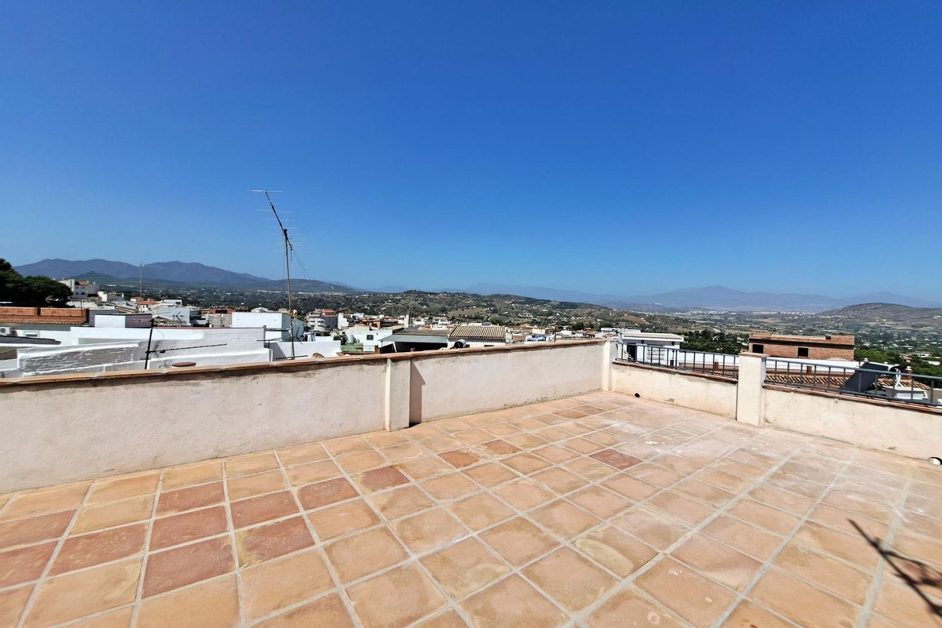 Rumah di Alhaurín el Grande, Andalusia 12419572