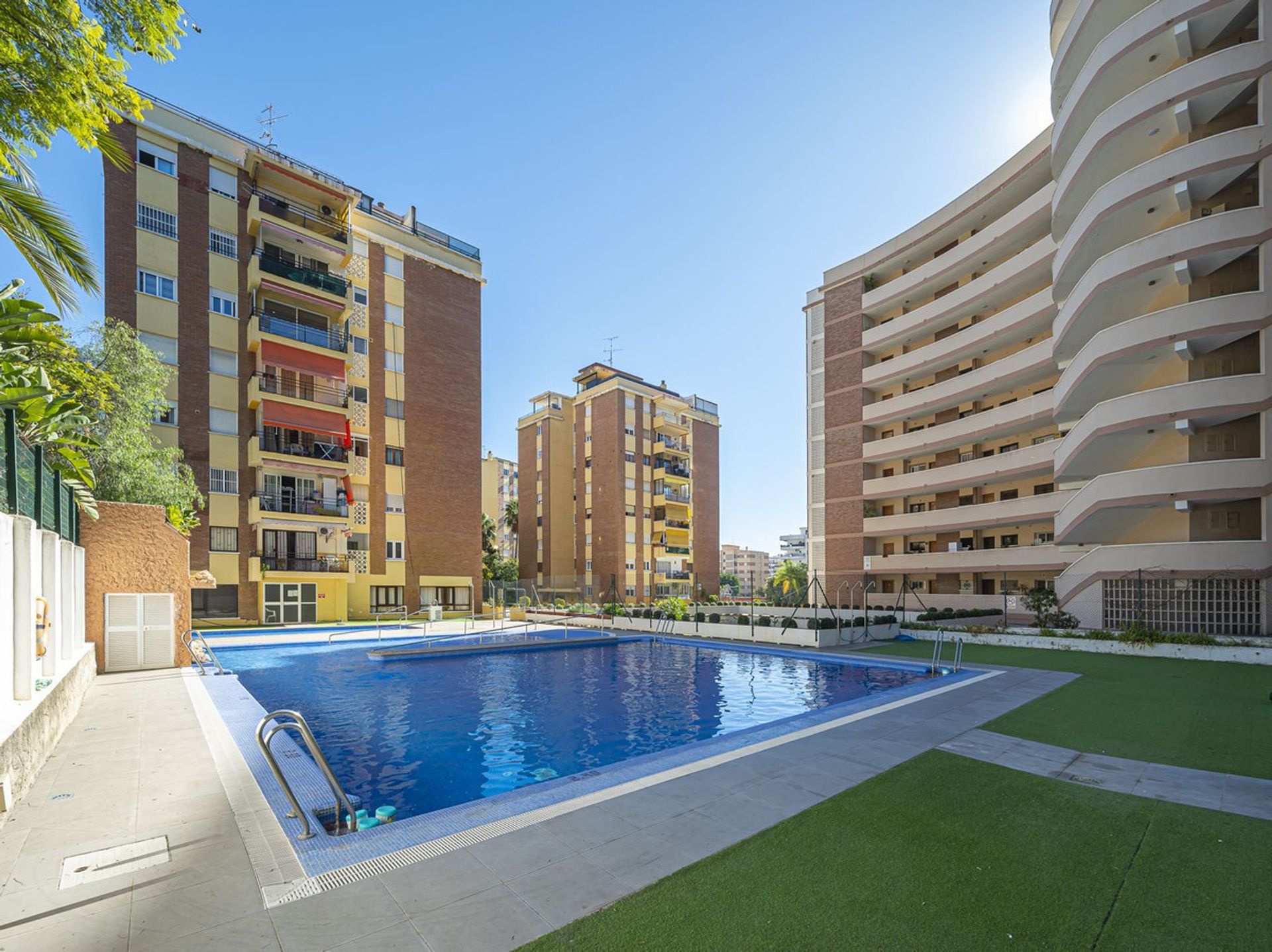 Condominium in Marbella, Andalusia 12419642