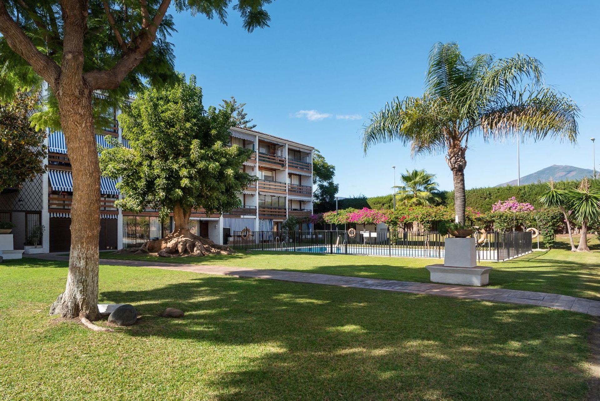 Condominium in San Pedro de Alcántara, Andalusia 12419738