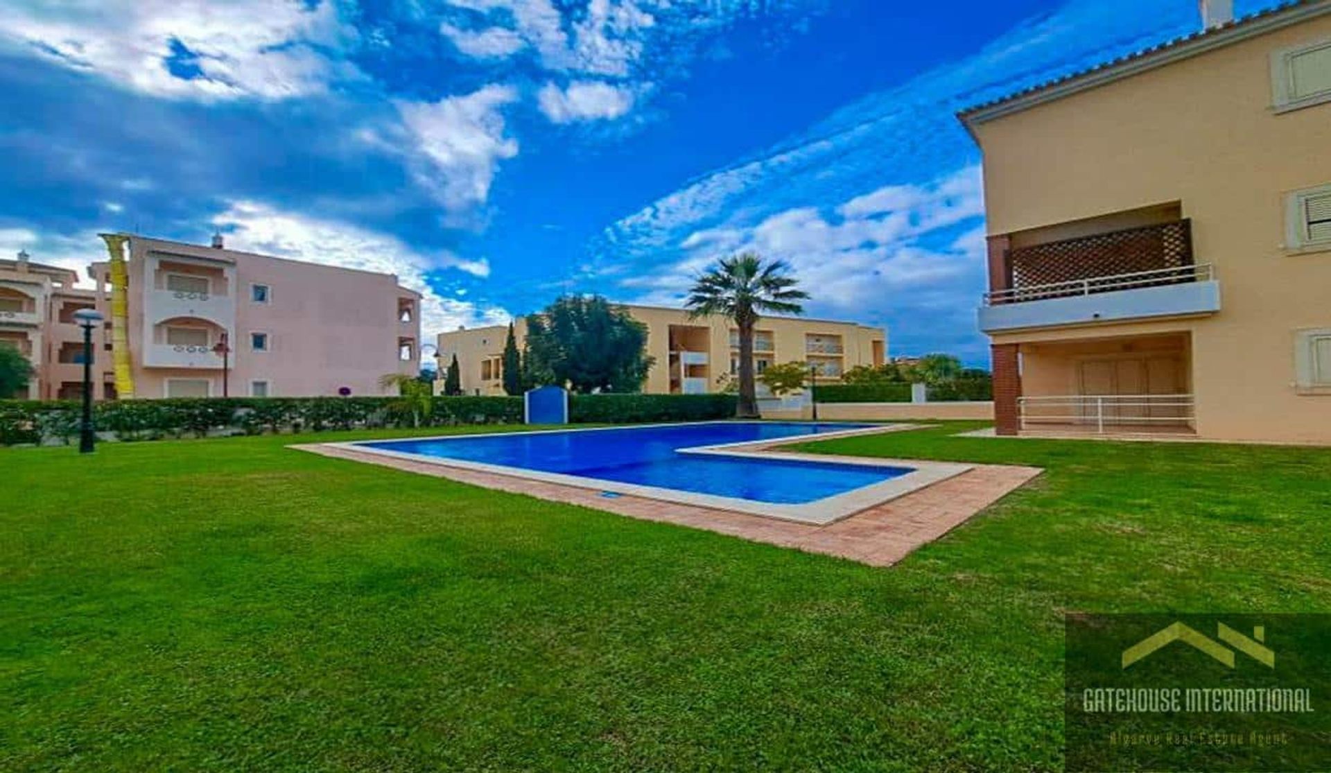 Condominium in Quarteira, Faro 12420426