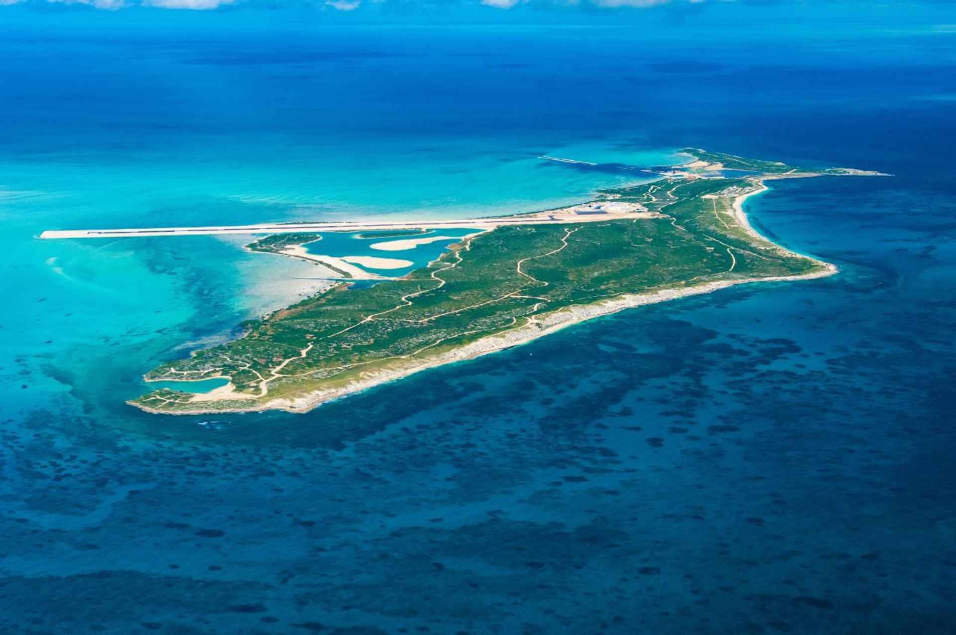 Land i , Caicos Islands 12420746