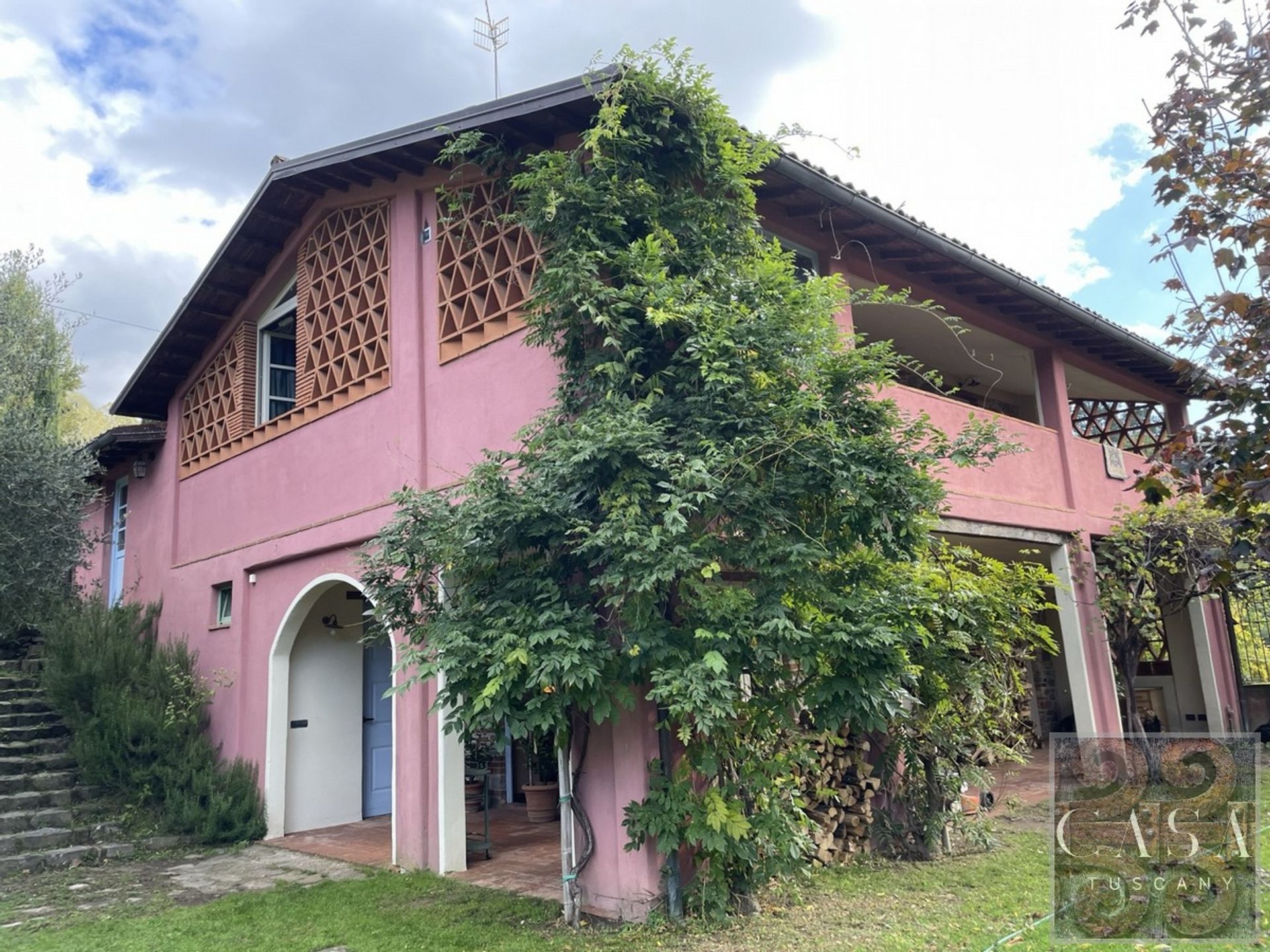 Rumah di Barga, Toskana 12420901