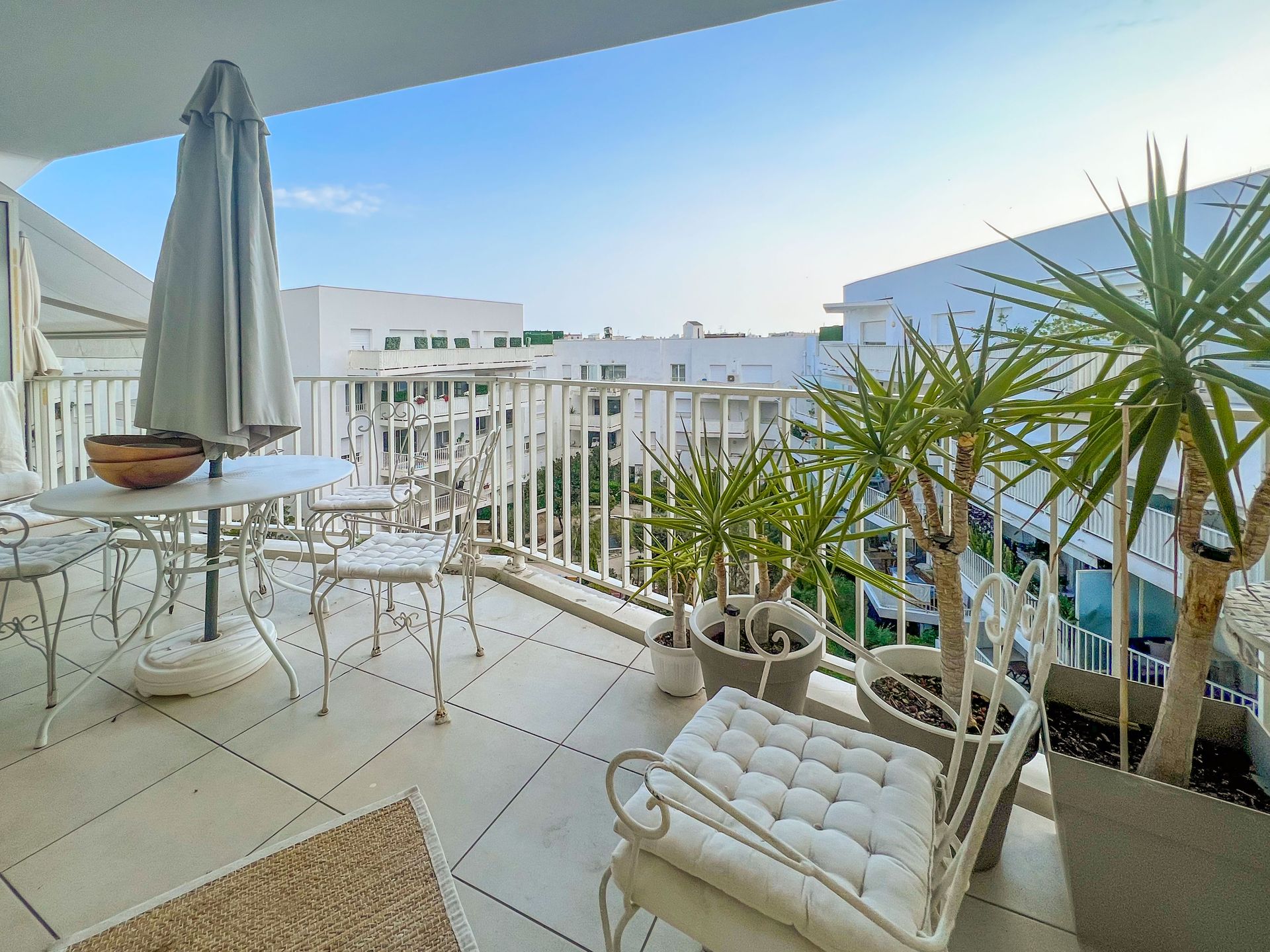 Condominium in Cannes, 10 Avenue de Vallauris 12421115