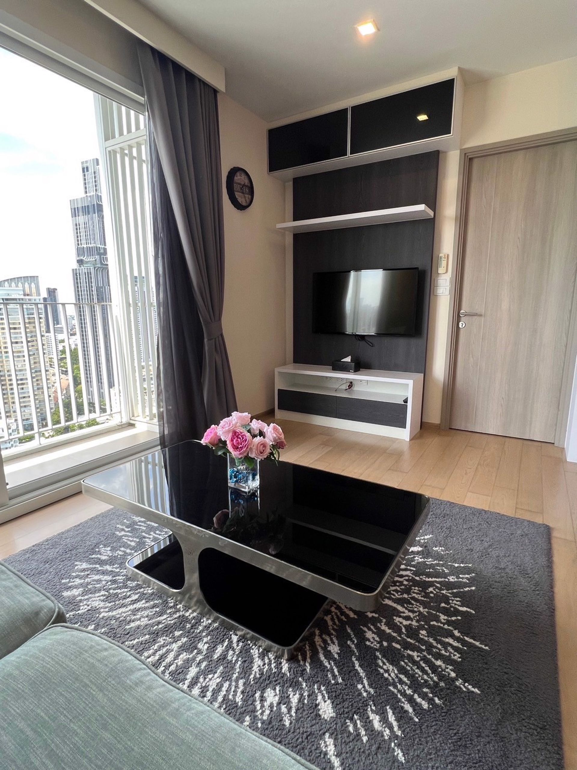 Condominium in Watthana, Krung Thep Maha Nakhon 12421254