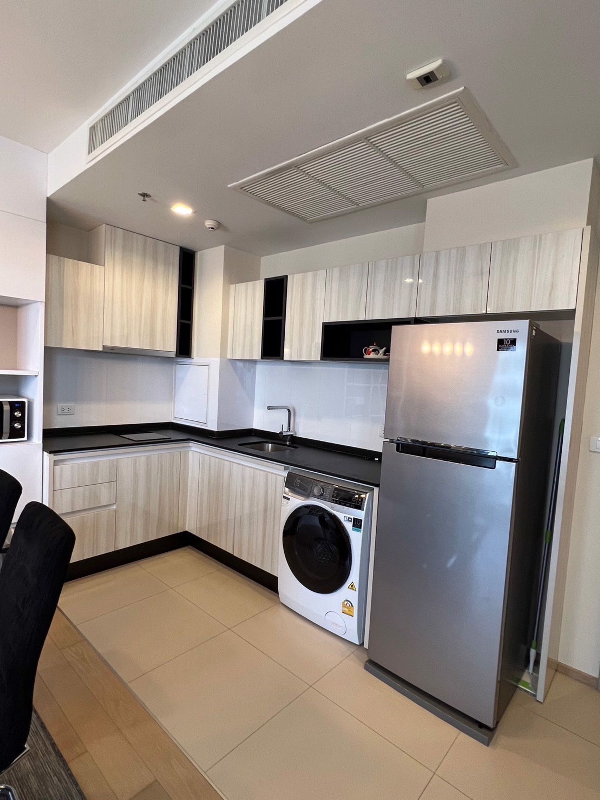 Condominium in Watthana, Krung Thep Maha Nakhon 12421254