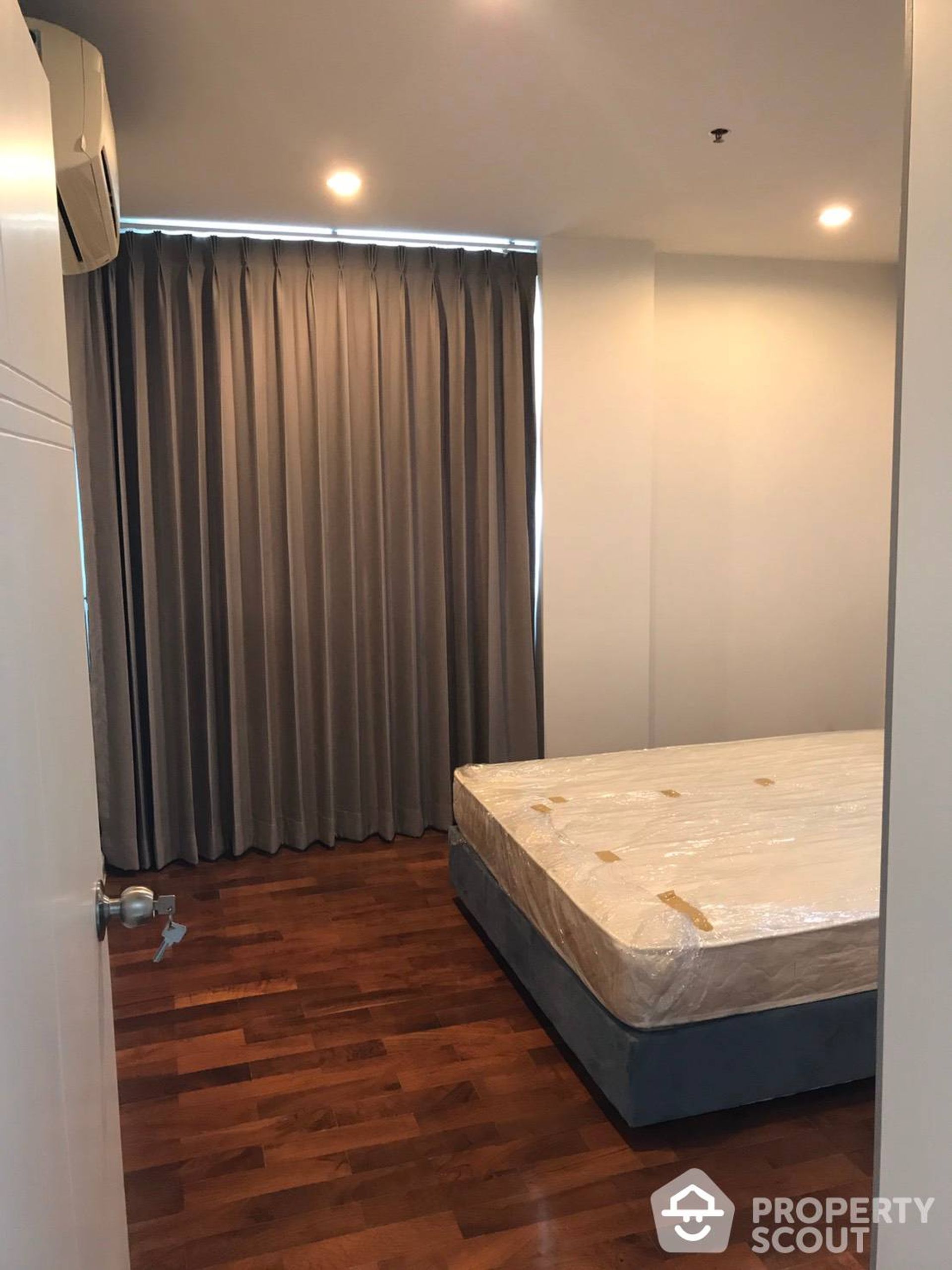 Condominio en Bang Rak, Krung Thep Maha Nakhon 12421488