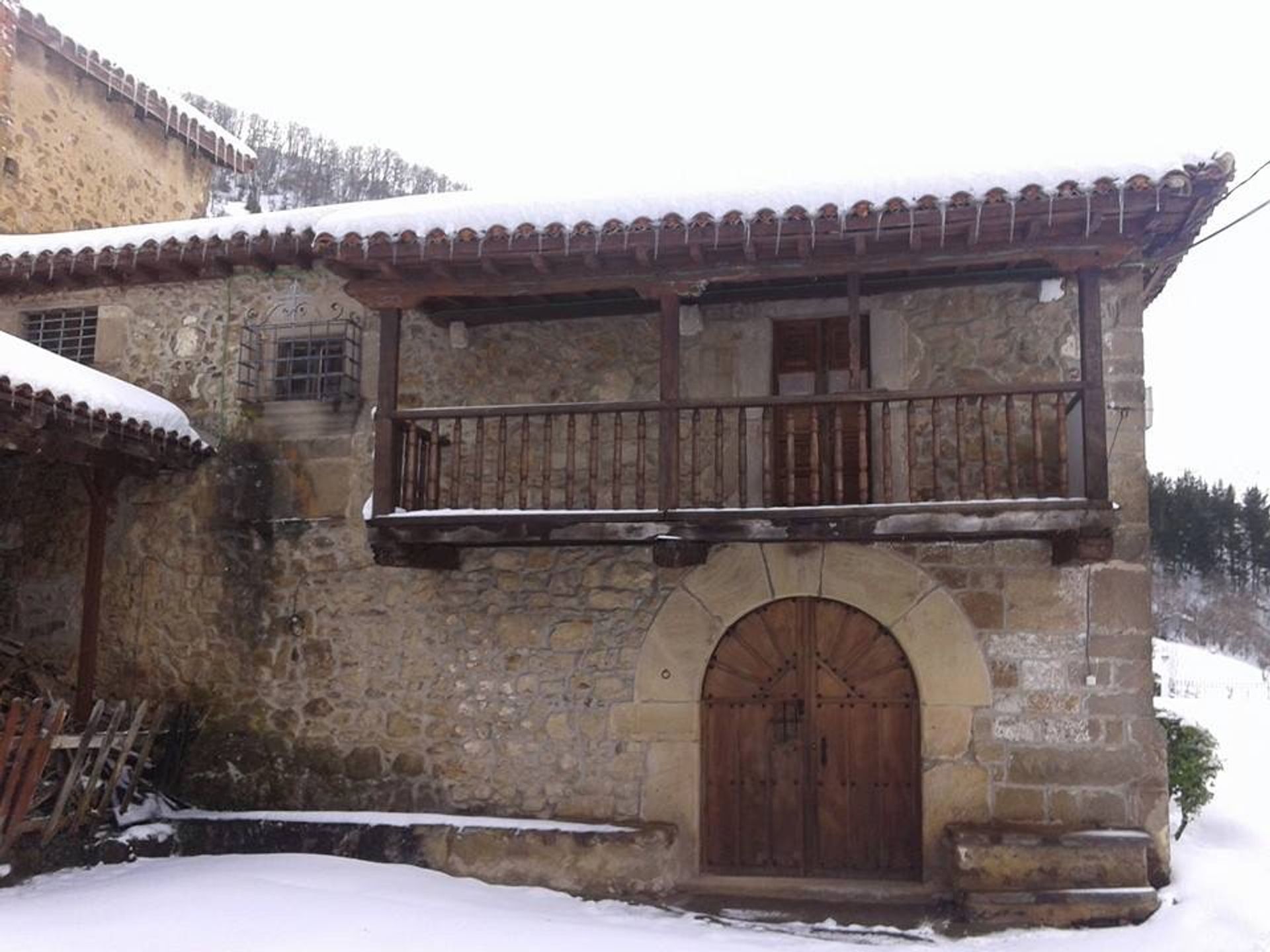 Rumah di Aniezo, Cantabria 12422039