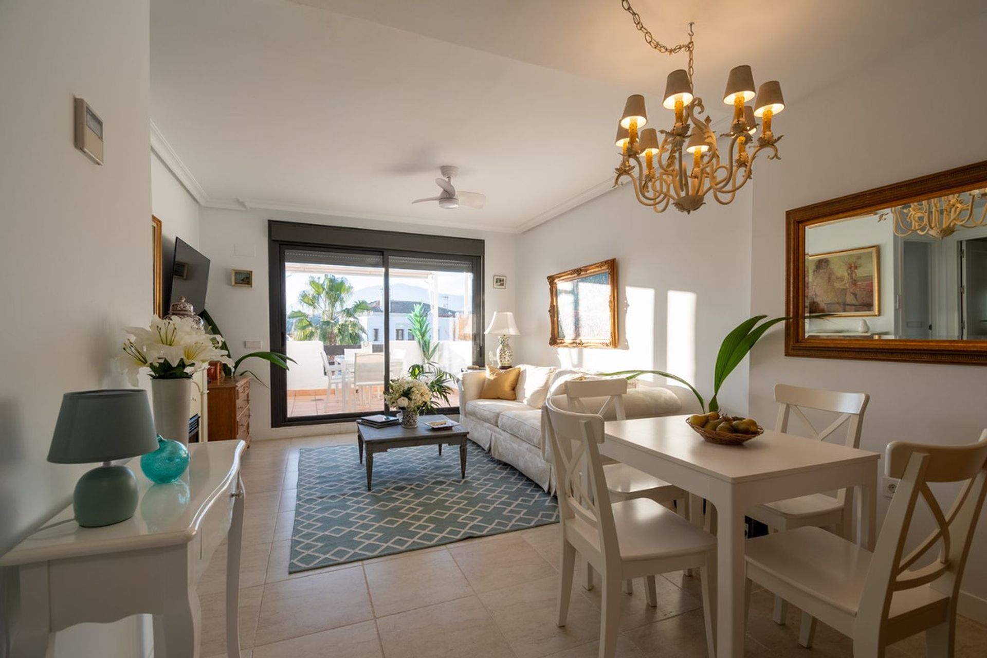 Condominium dans Estepona, Andalucía 12422318