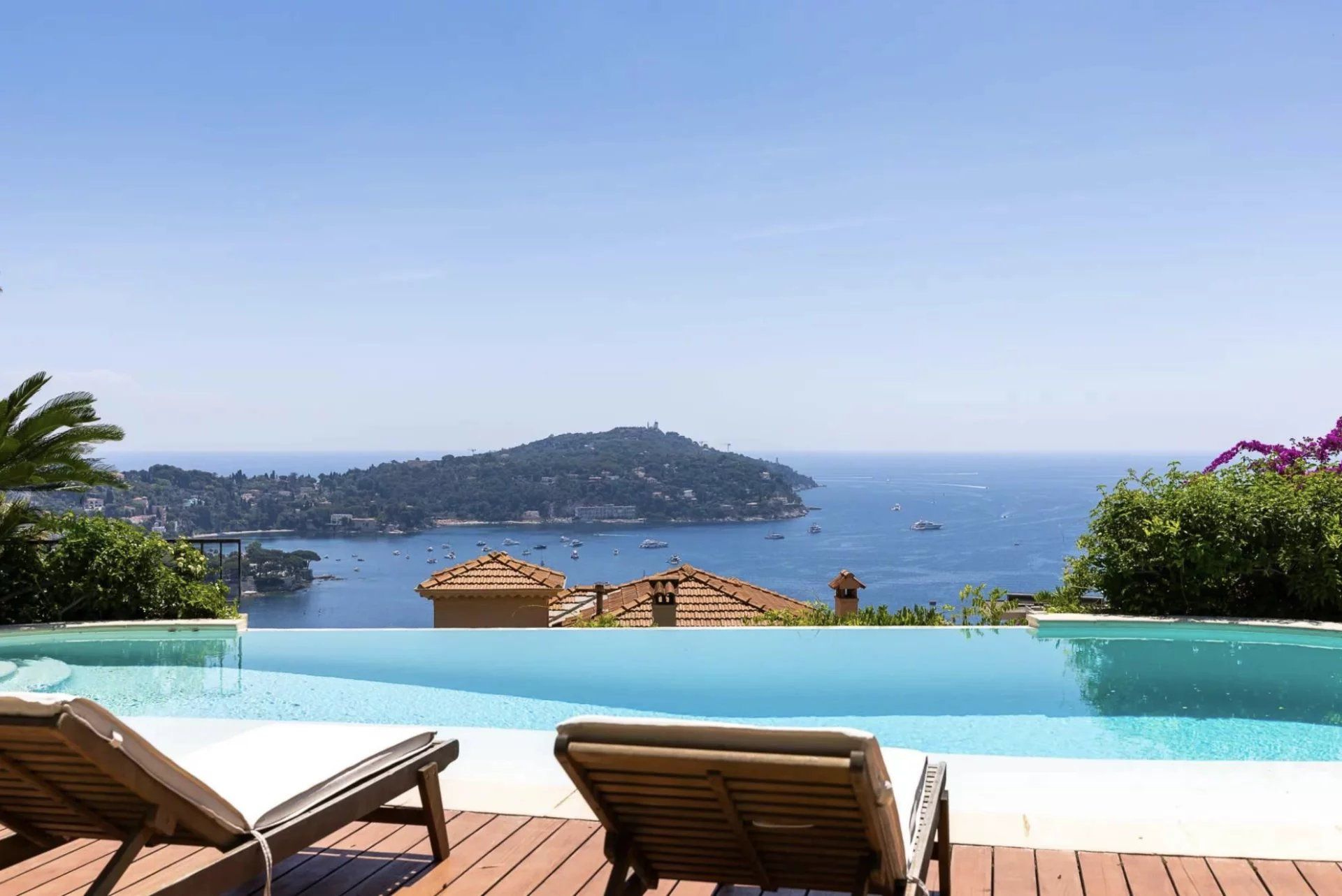 بيت في Villefranche-sur-Mer, Provence-Alpes-Côte d'Azur 12422392