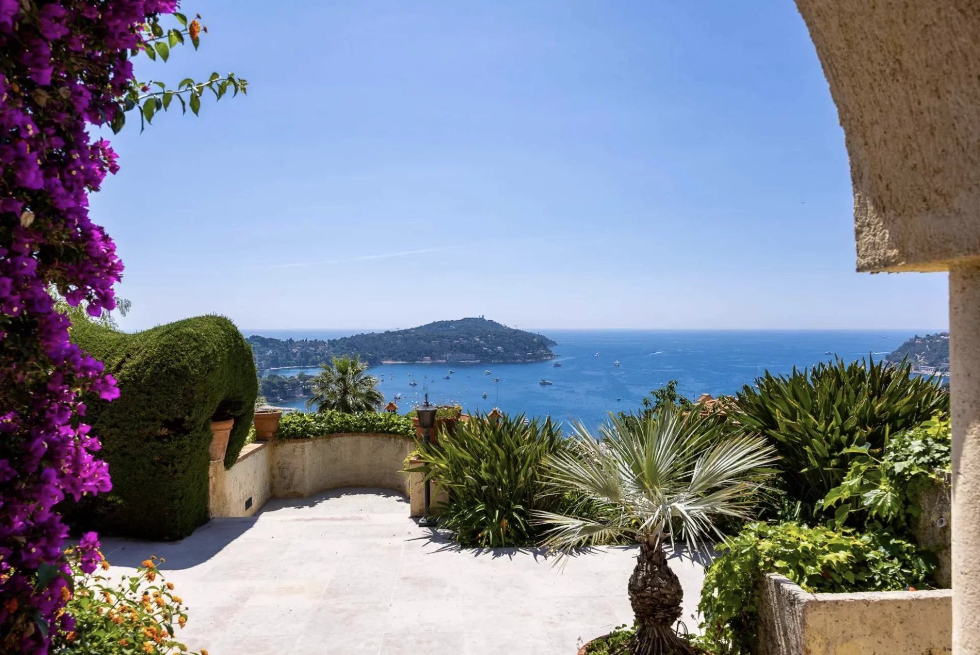 بيت في Villefranche-sur-Mer, Provence-Alpes-Côte d'Azur 12422392