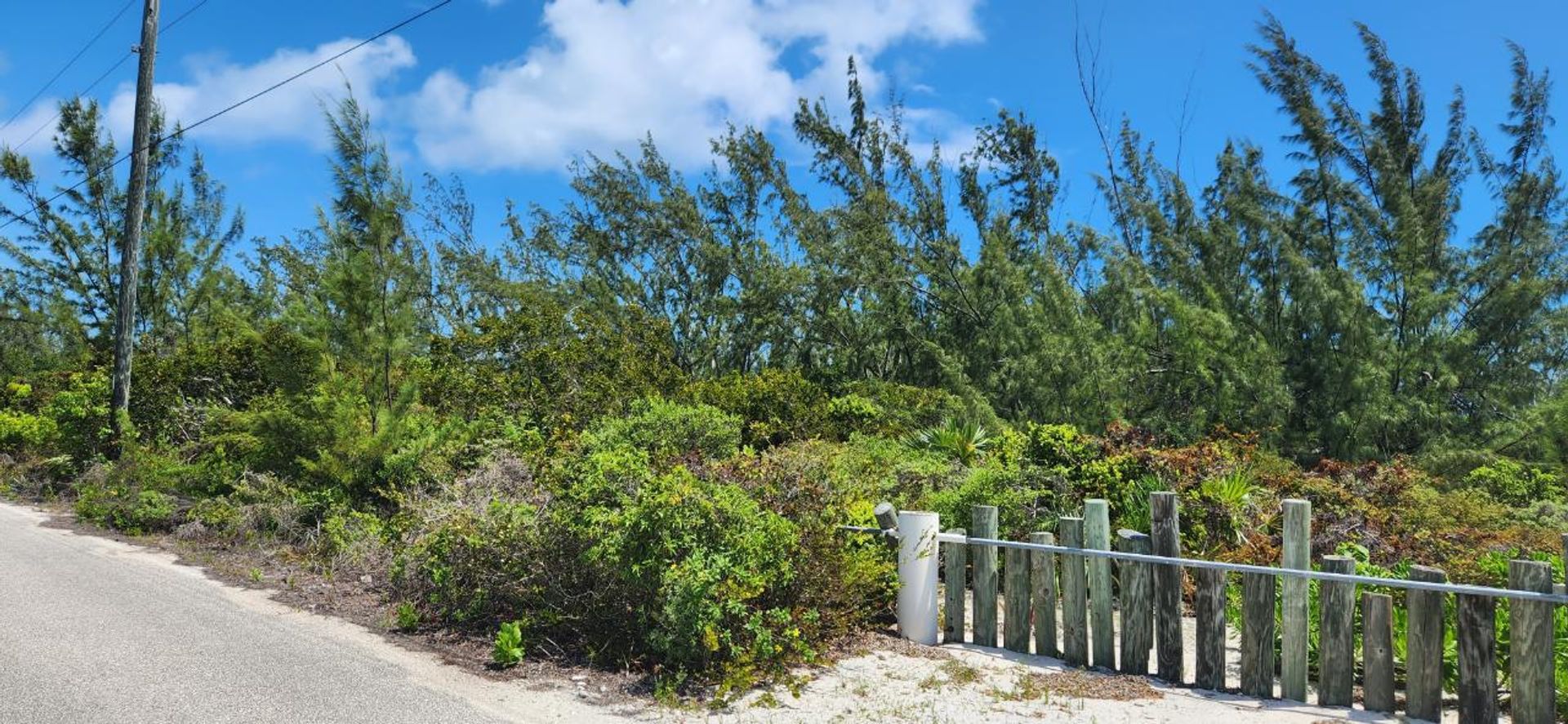 Land in , Caicos Islands 12422700