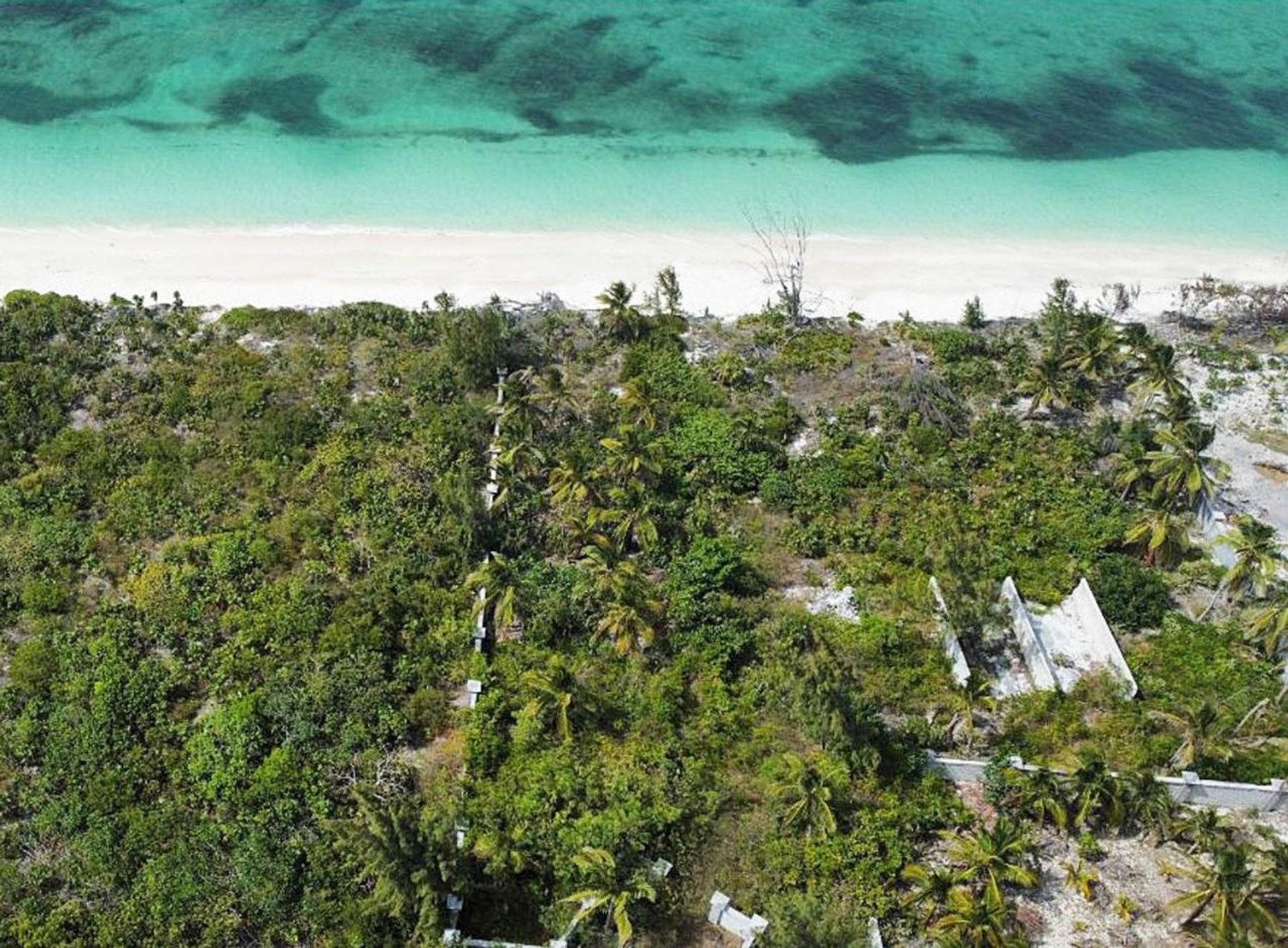 Land in , Caicos Islands 12422764