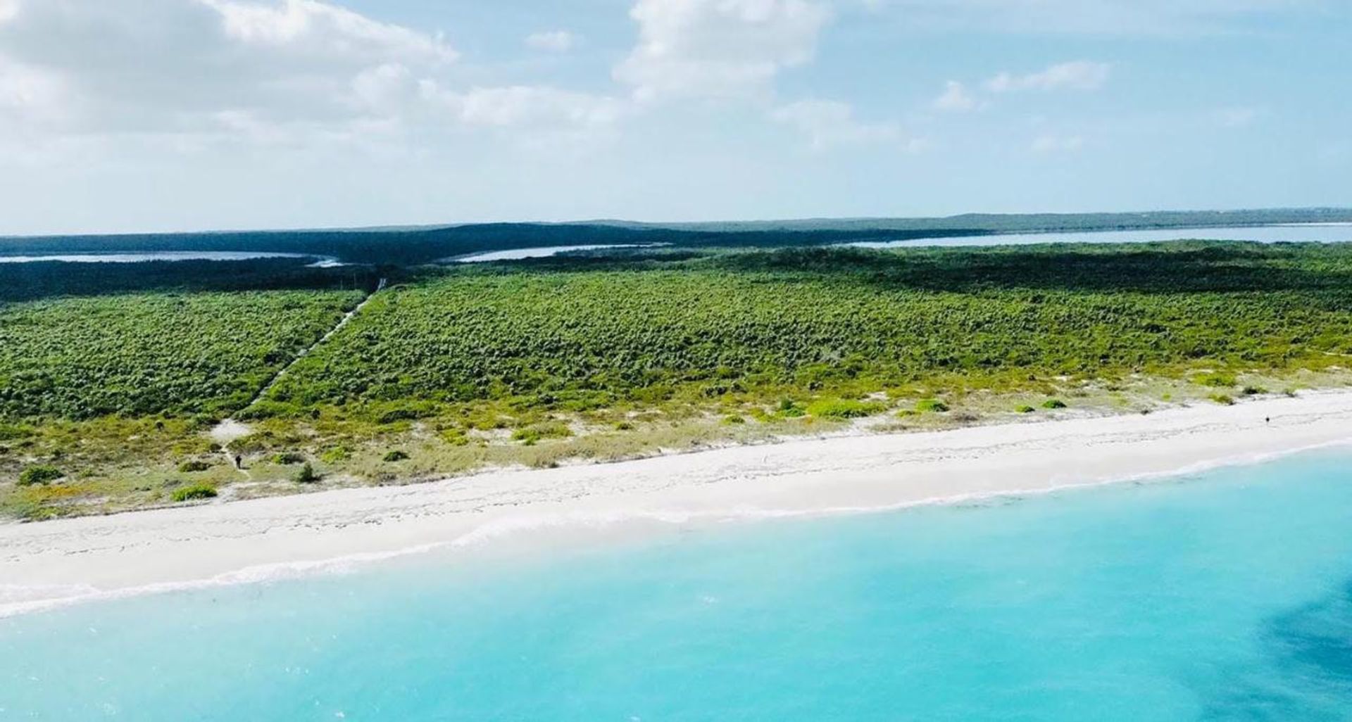 Land i , Caicos Islands 12422926