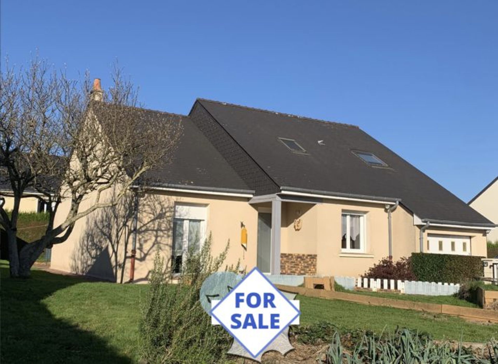 Rumah di Ambrières-les-Vallées, Pays de la Loire 12423034