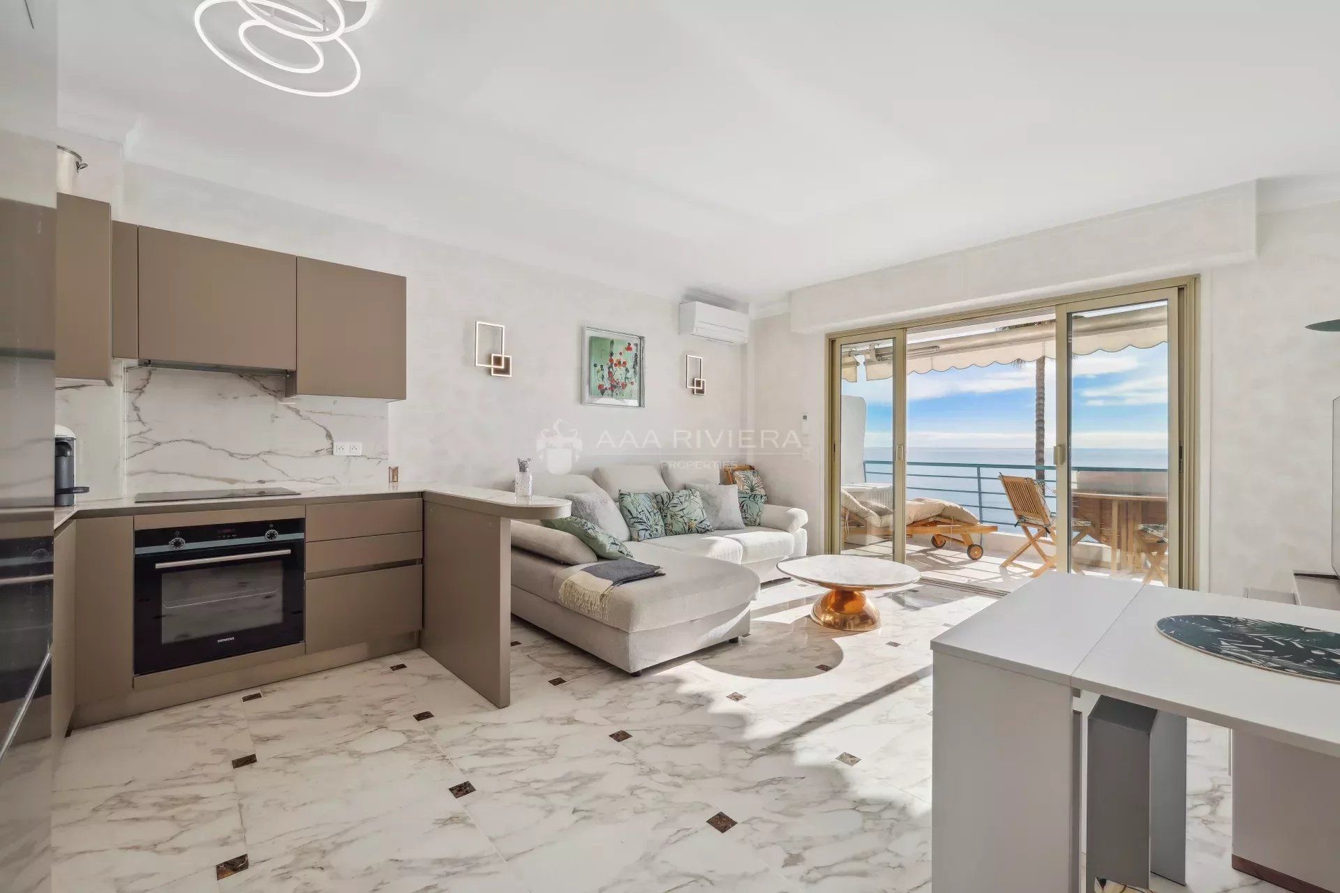 Condominio en Juan-les-Pins, Alpes-Maritimes 12423049