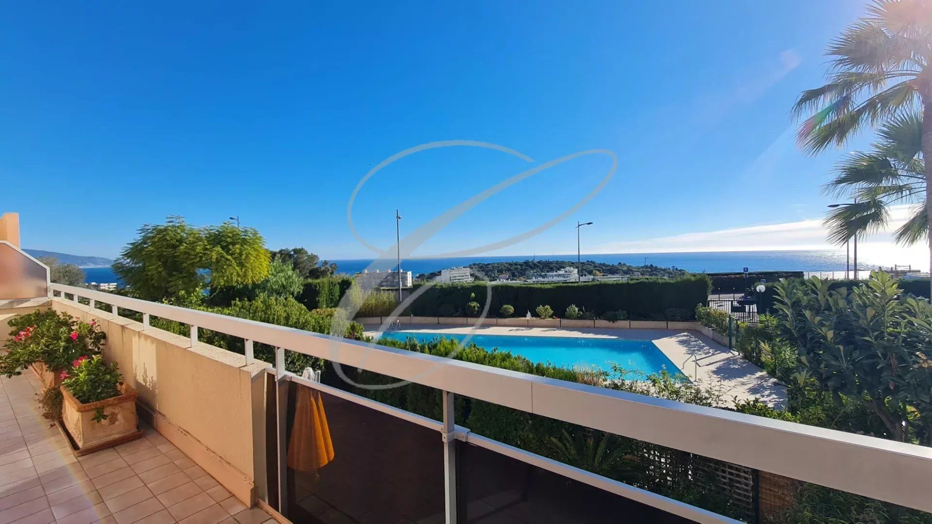 Condominio nel Roquebrune-Cap-Martin, Alpes-Maritimes 12423078