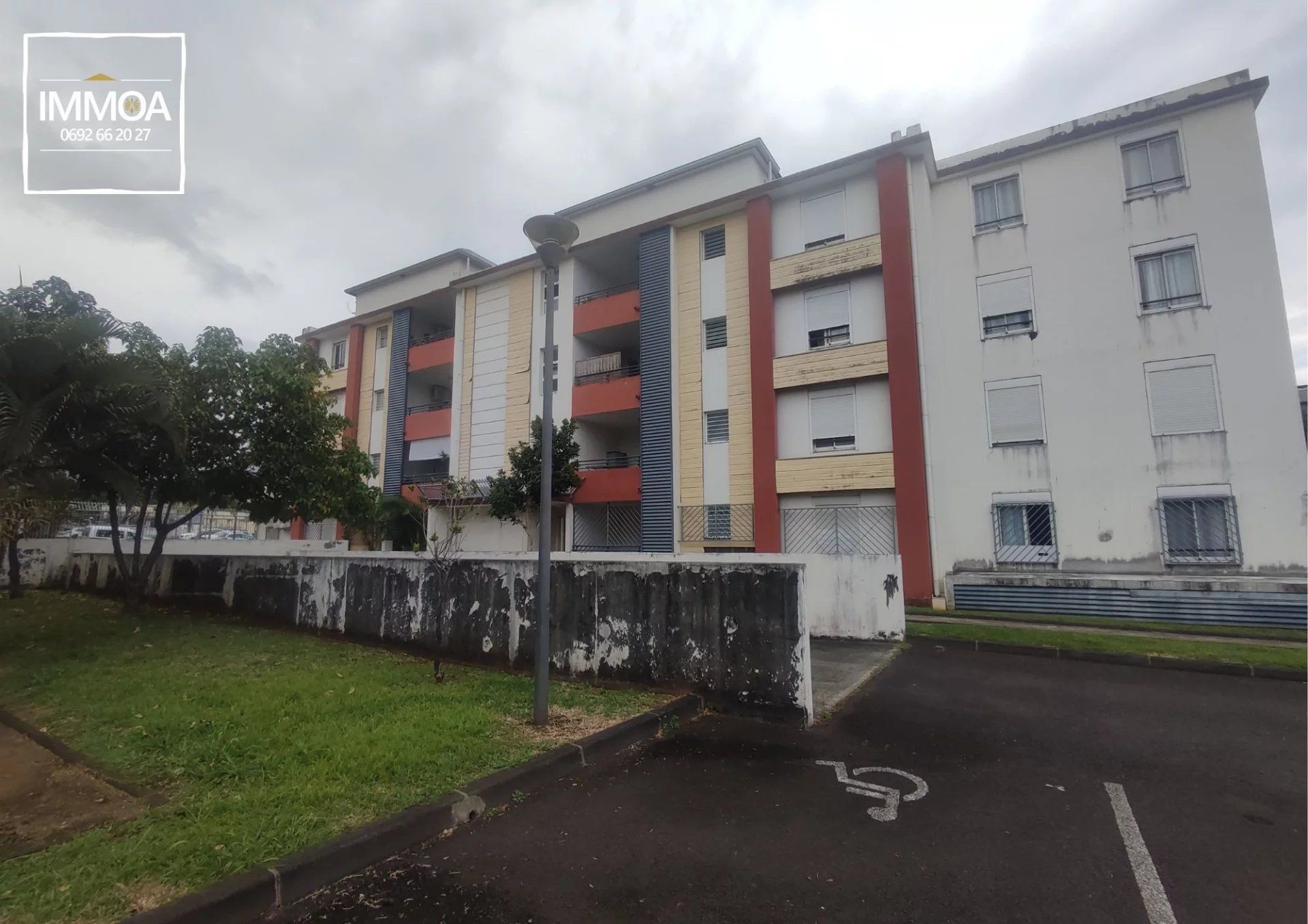 Condominium in Saint-André, La Réunion 12423255