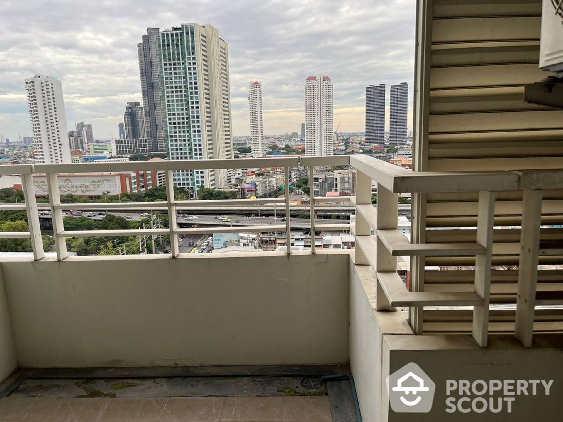 Condominium dans Khlong San, Krung Thep Maha Nakhon 12423583