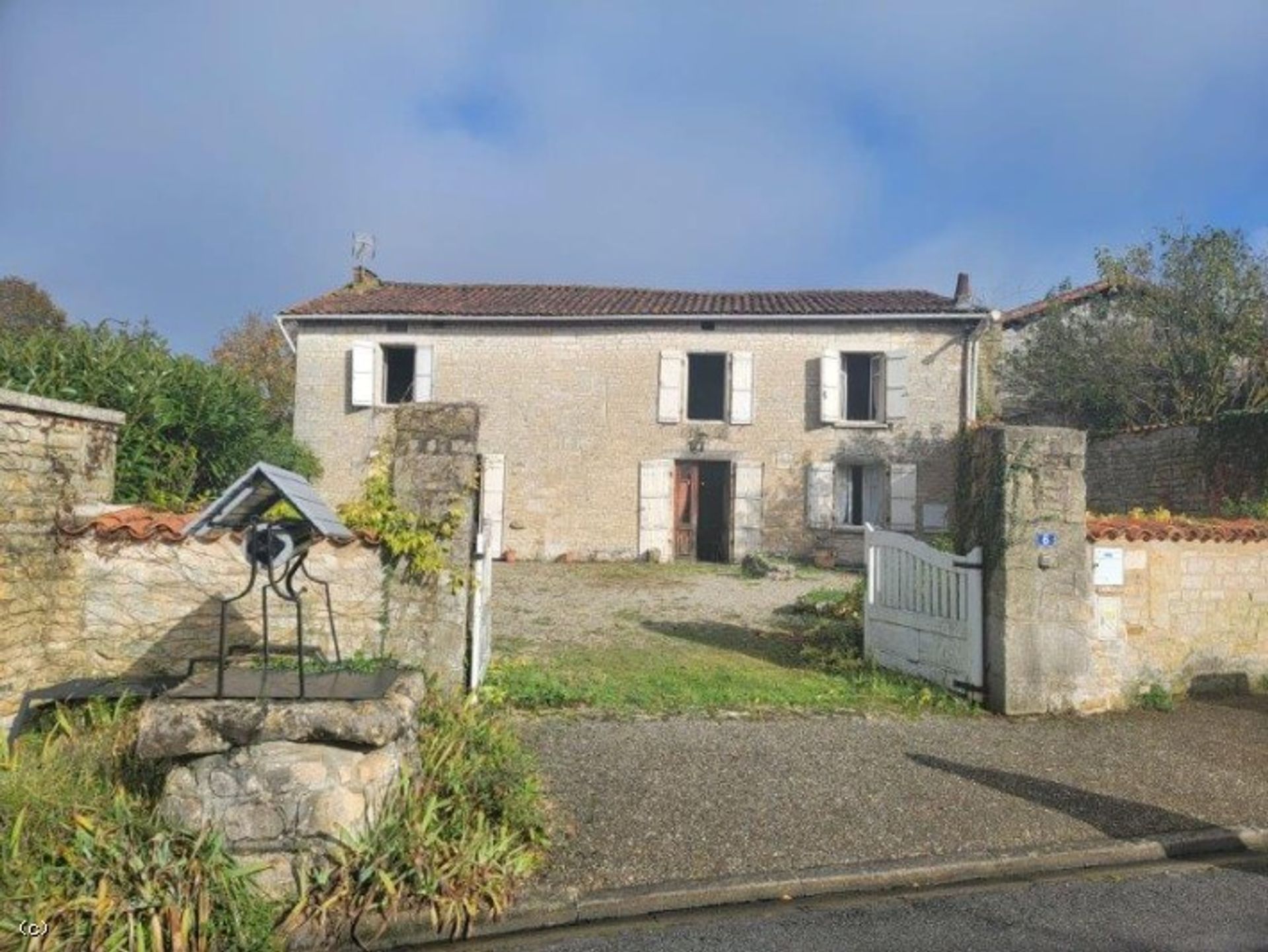 rumah dalam Ruffec, Nouvelle-Aquitaine 12424085