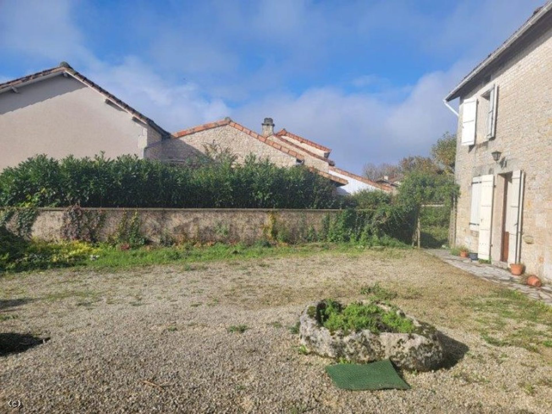 Huis in Ruffec, Nouvelle-Aquitaine 12424085