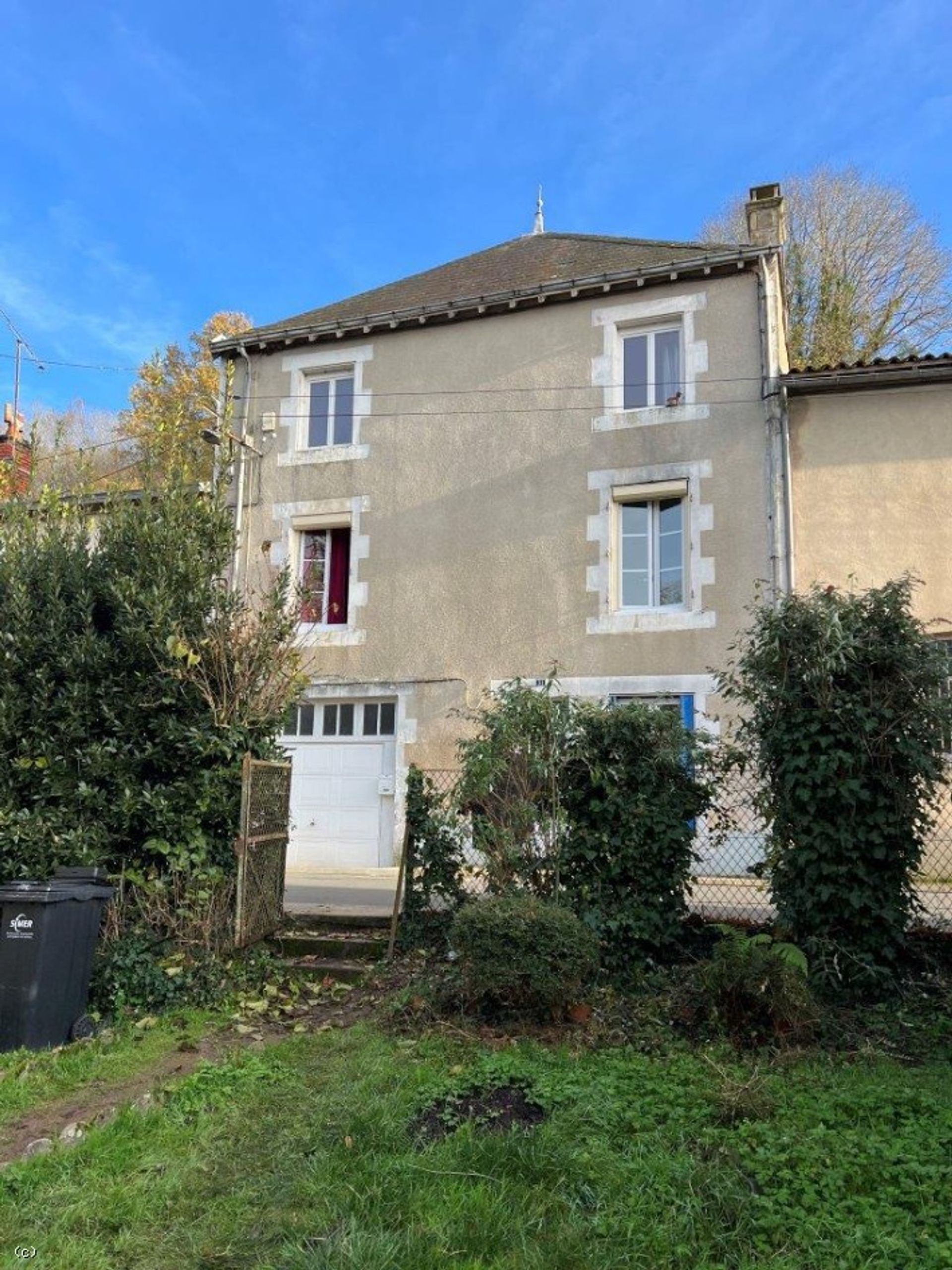 Huis in Civray, Nouvelle-Aquitaine 12424086