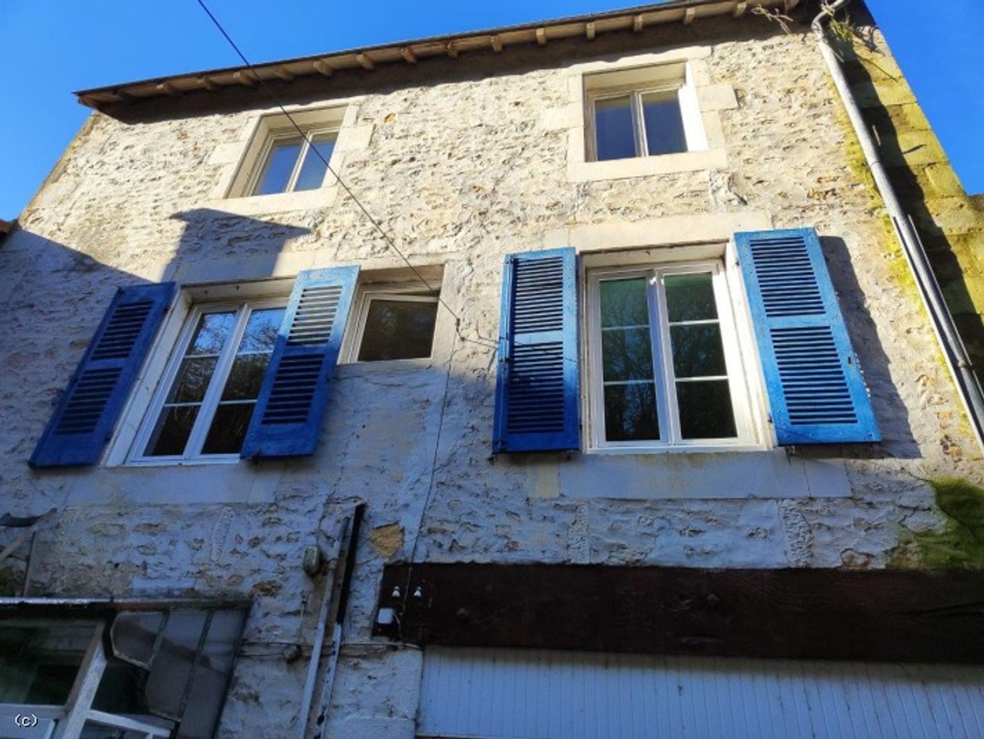 Huis in Civray, Nouvelle-Aquitaine 12424086