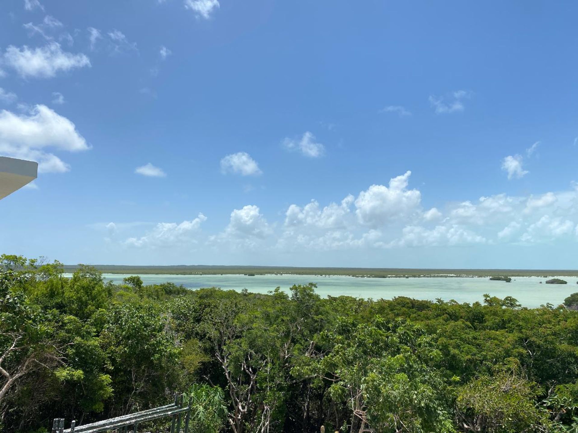 House in Kew, Caicos Islands 12425122