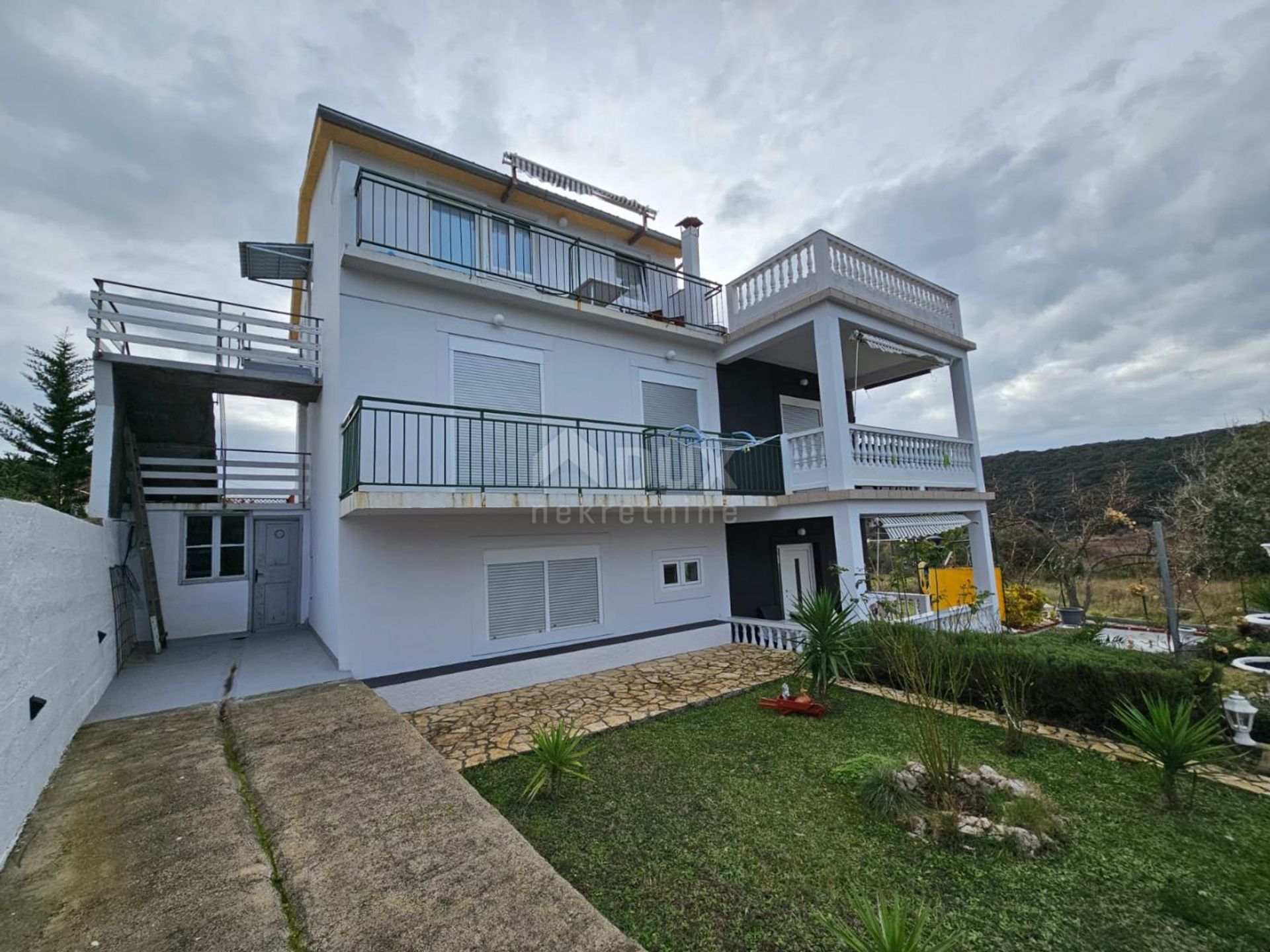 casa en Rab, Primorsko-Goranska Županija 12428007