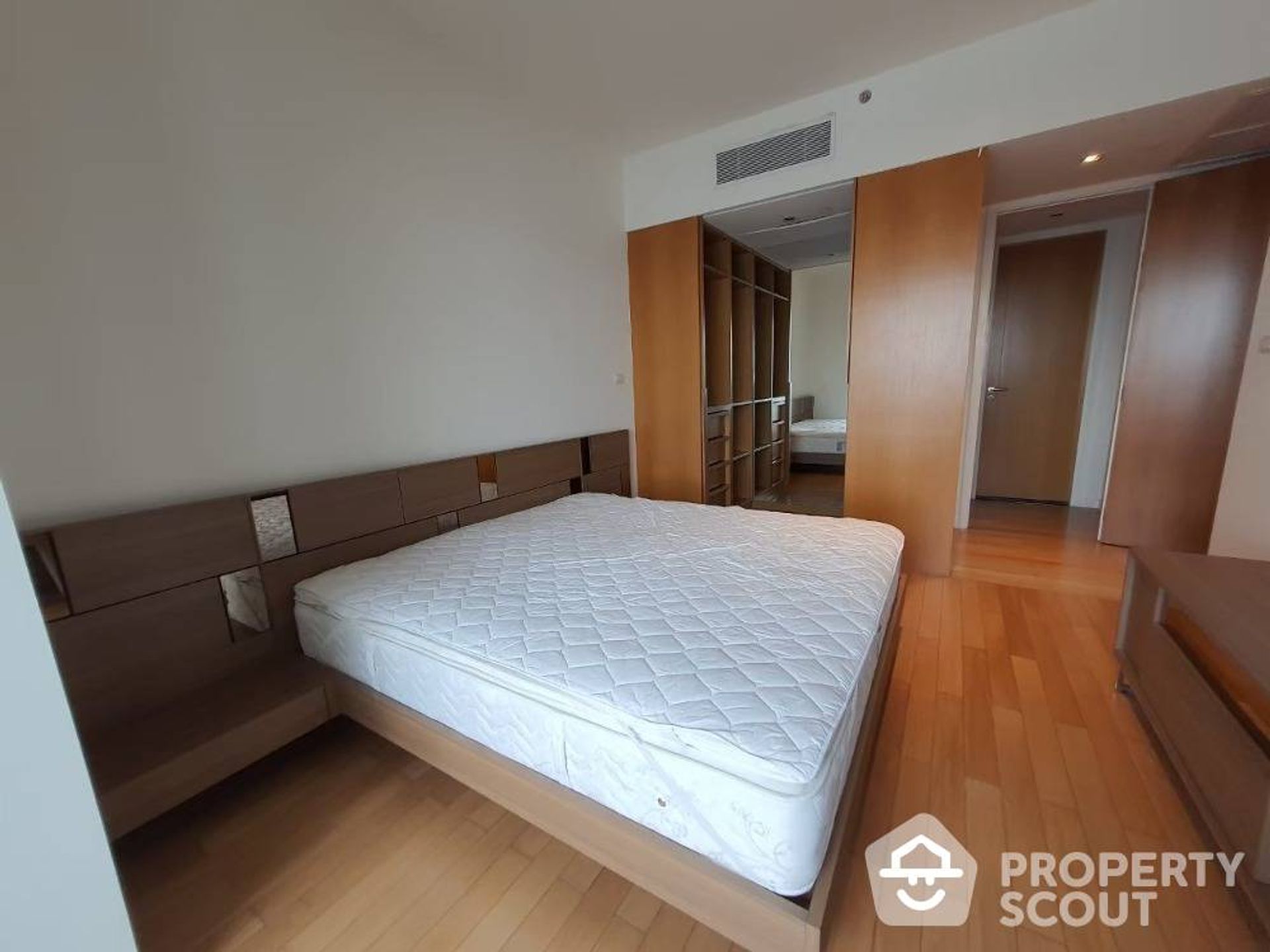 Condominium dans Ban Lat Ta Nong, Samut Prakan 12428476