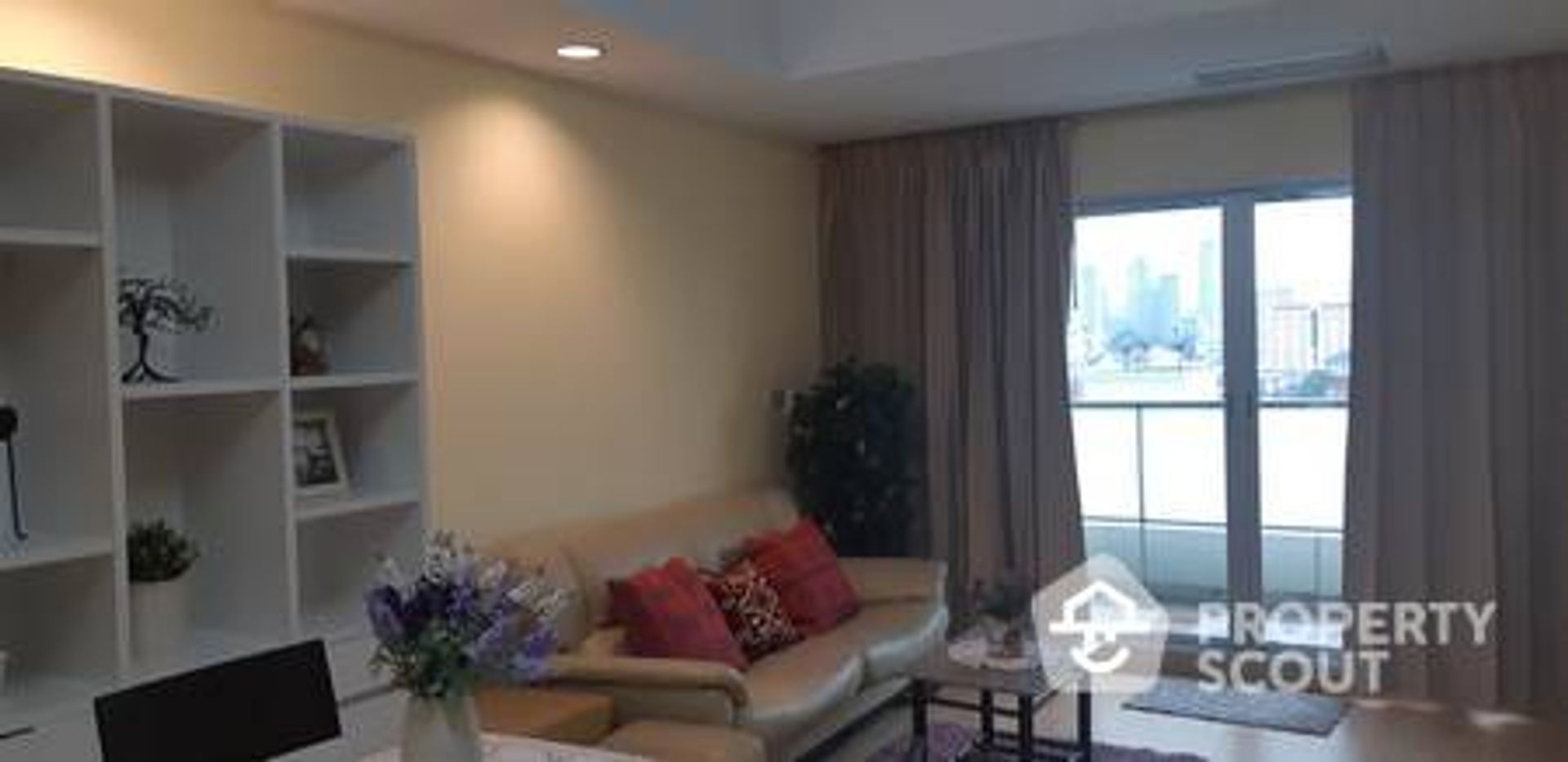 Osakehuoneisto sisään Sathon, Krung Thep Maha Nakhon 12428697