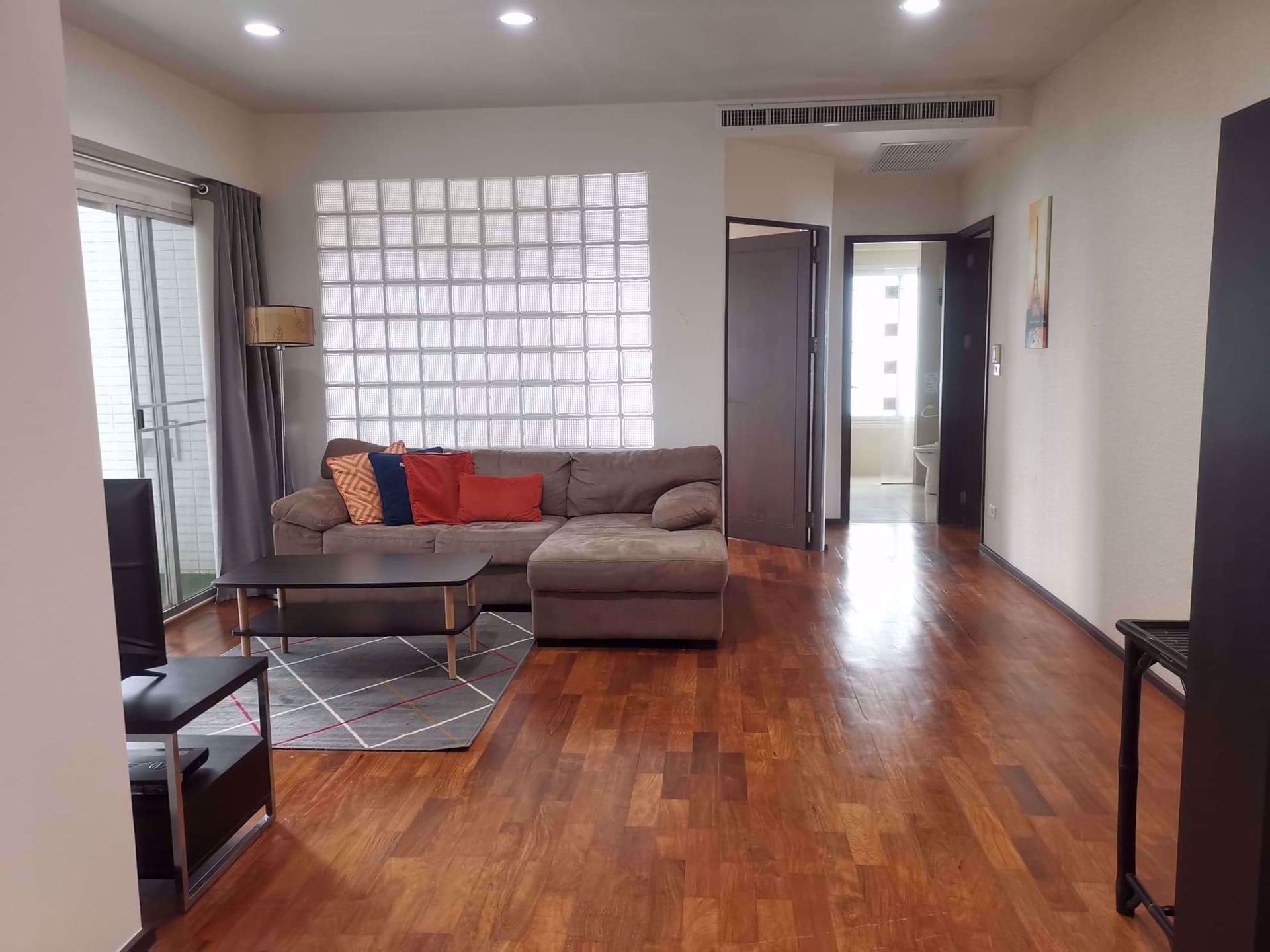 Condominium in Watthana, Krung Thep Maha Nakhon 12429586