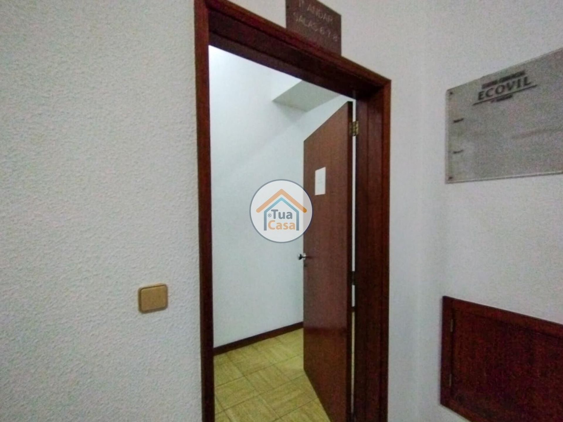 Λιανεμποριο σε Viseu, Viseu District 12429594