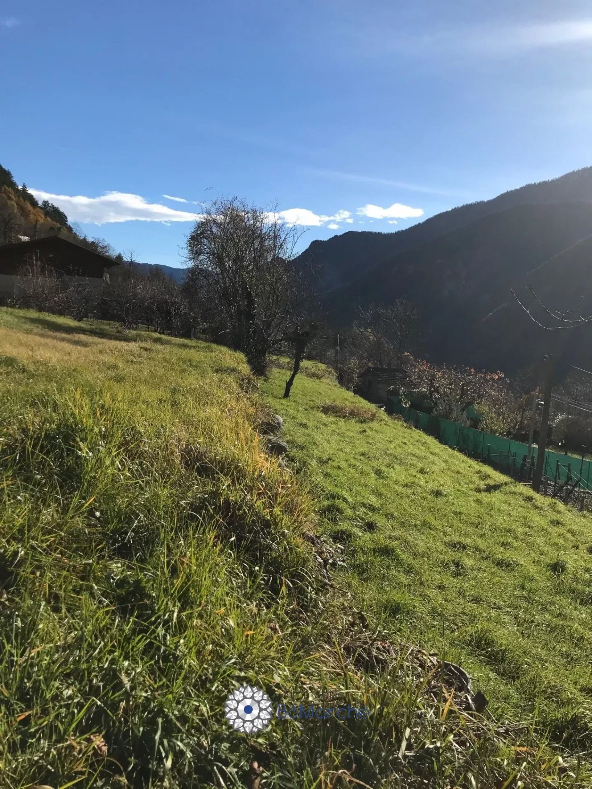 Land im Saint-Martin-Vésubie, Provence-Alpes-Côte d'Azur 12430433