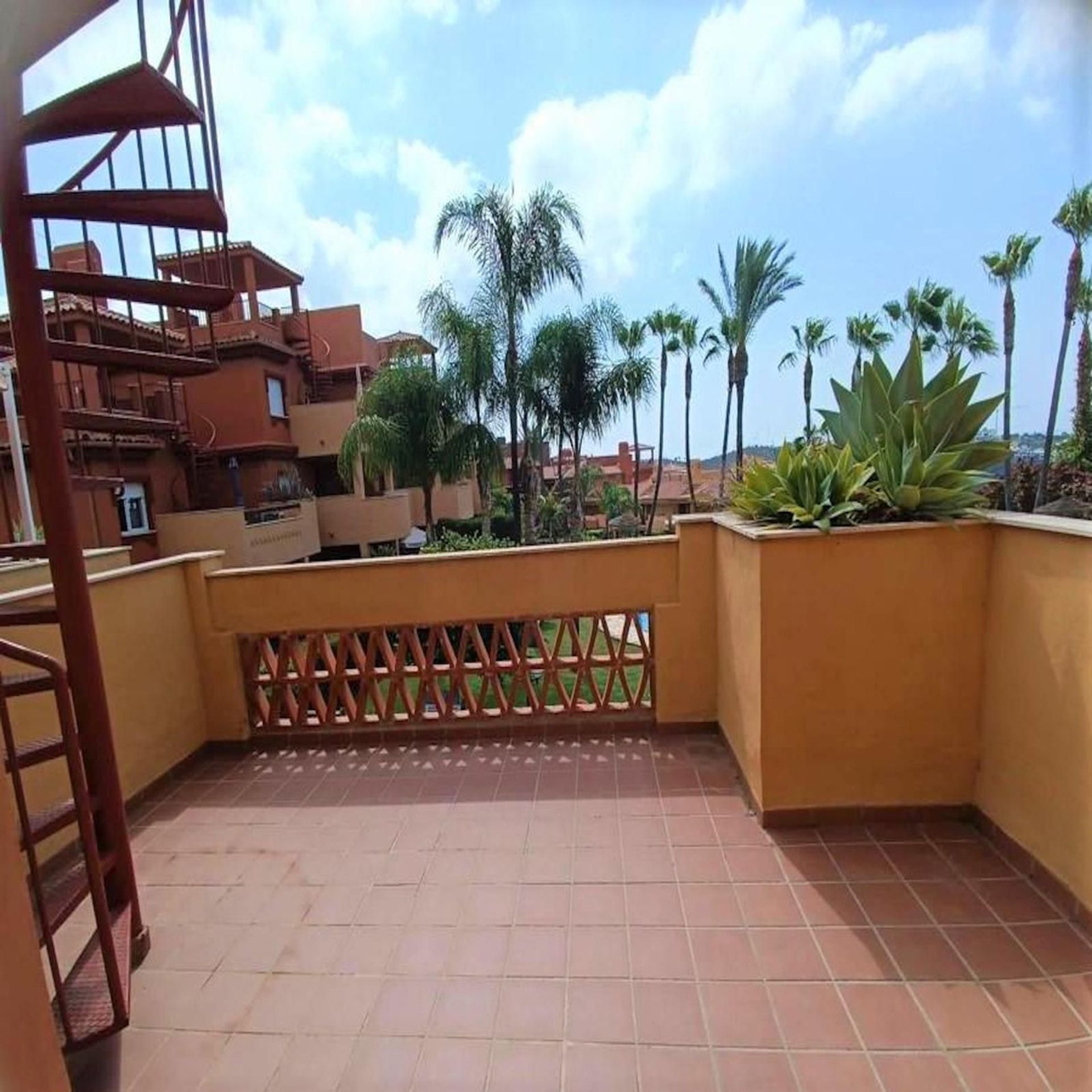 Condominium in Marbella, Andalusia 12431285